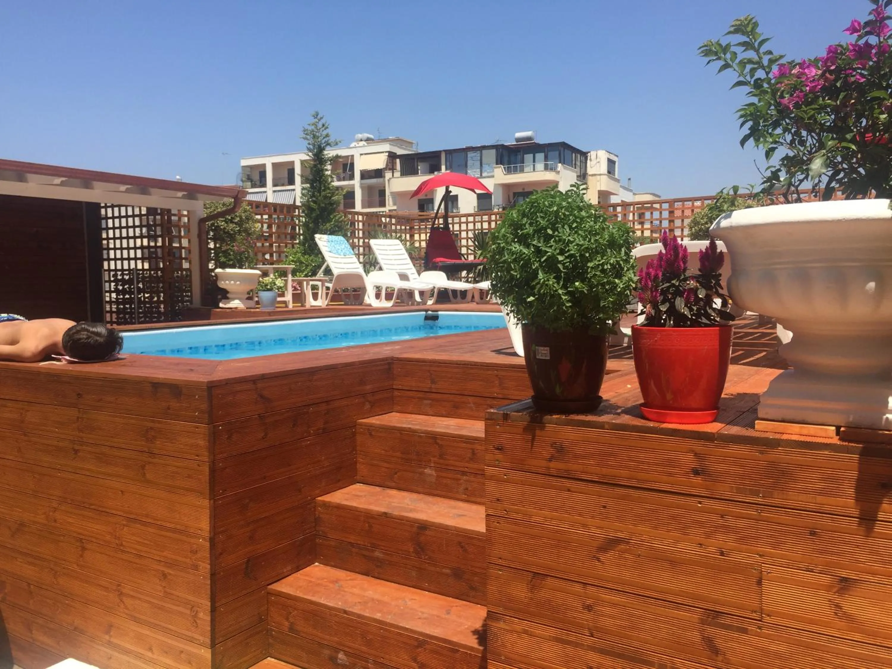 Food and drinks in Sunrise Hotel Cameria