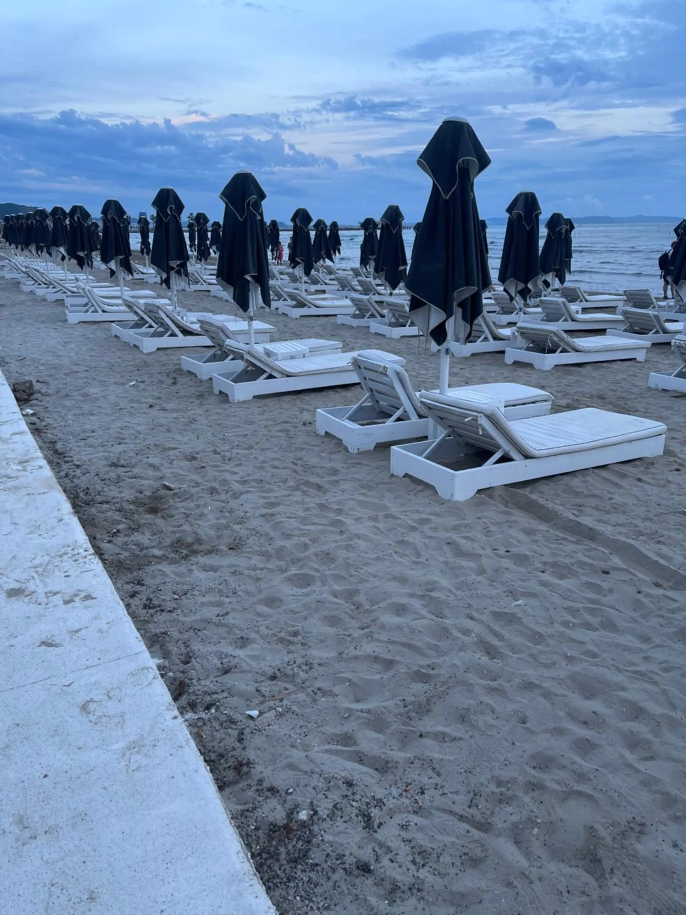 Beach in Sunrise Hotel Cameria