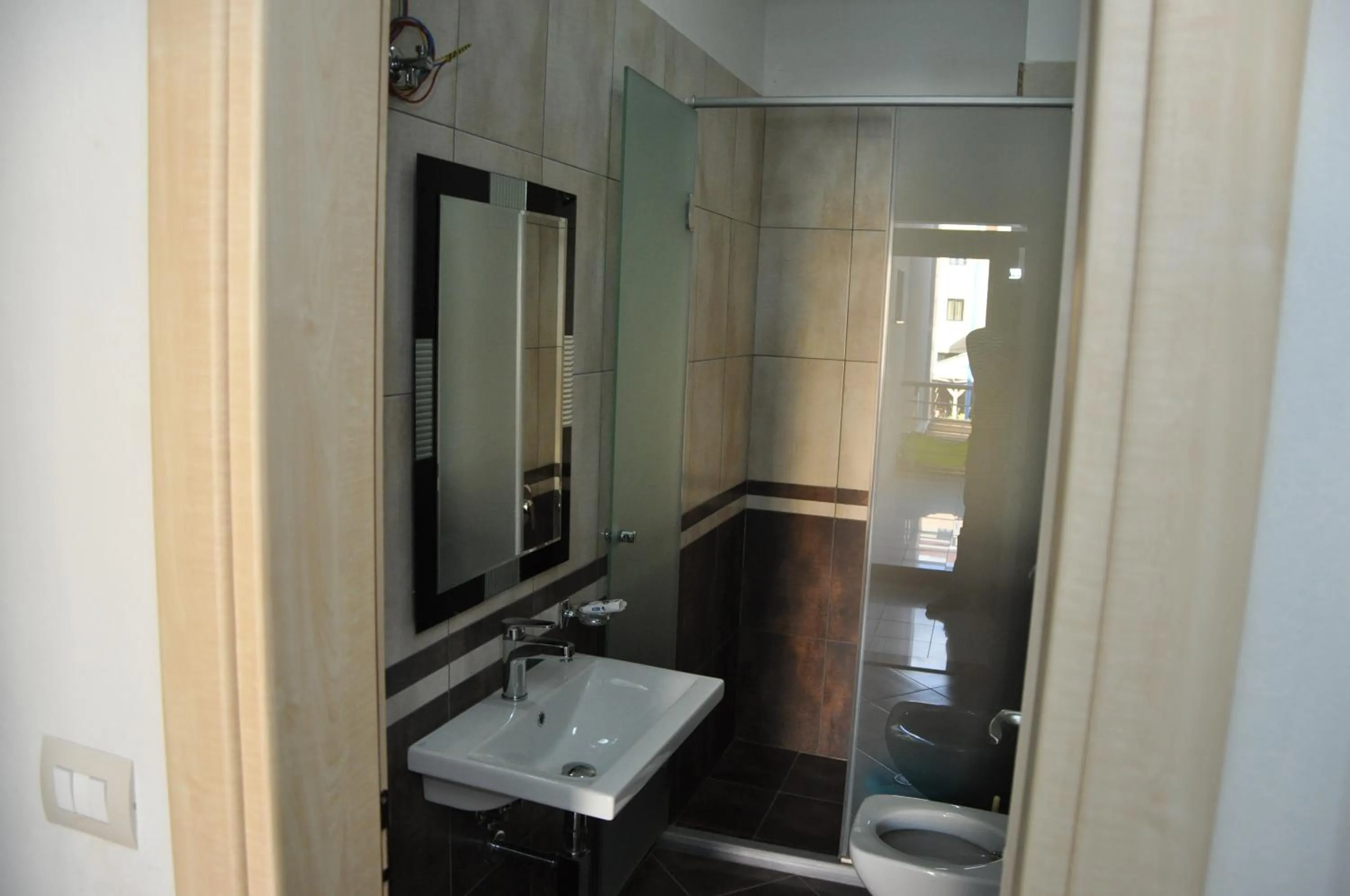 Bathroom in Sunrise Hotel Cameria