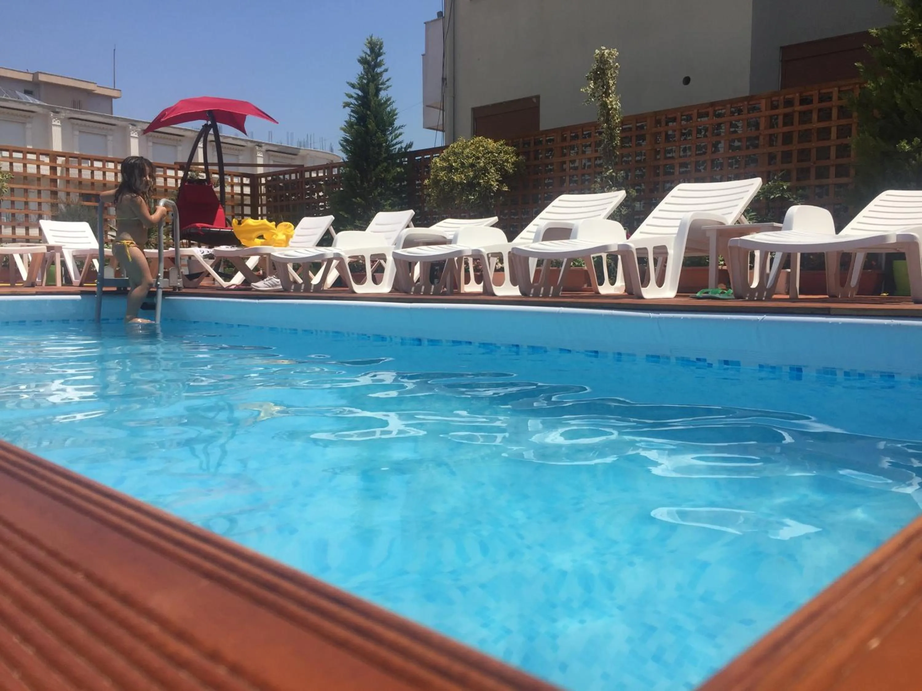 Summer in Sunrise Hotel Cameria