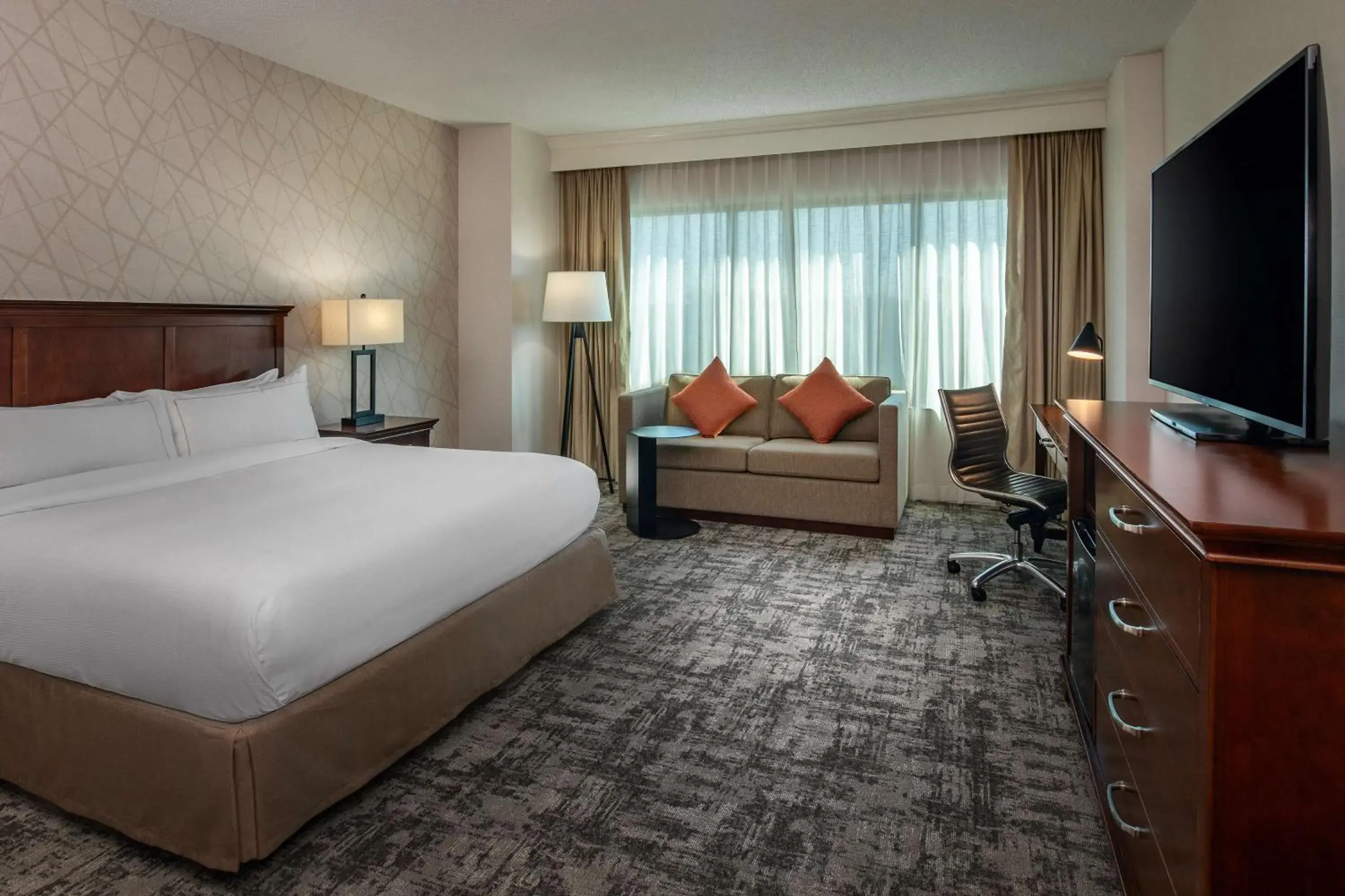 Corner King Room in Hilton Greenville Corner King Room in Hilton Greenville