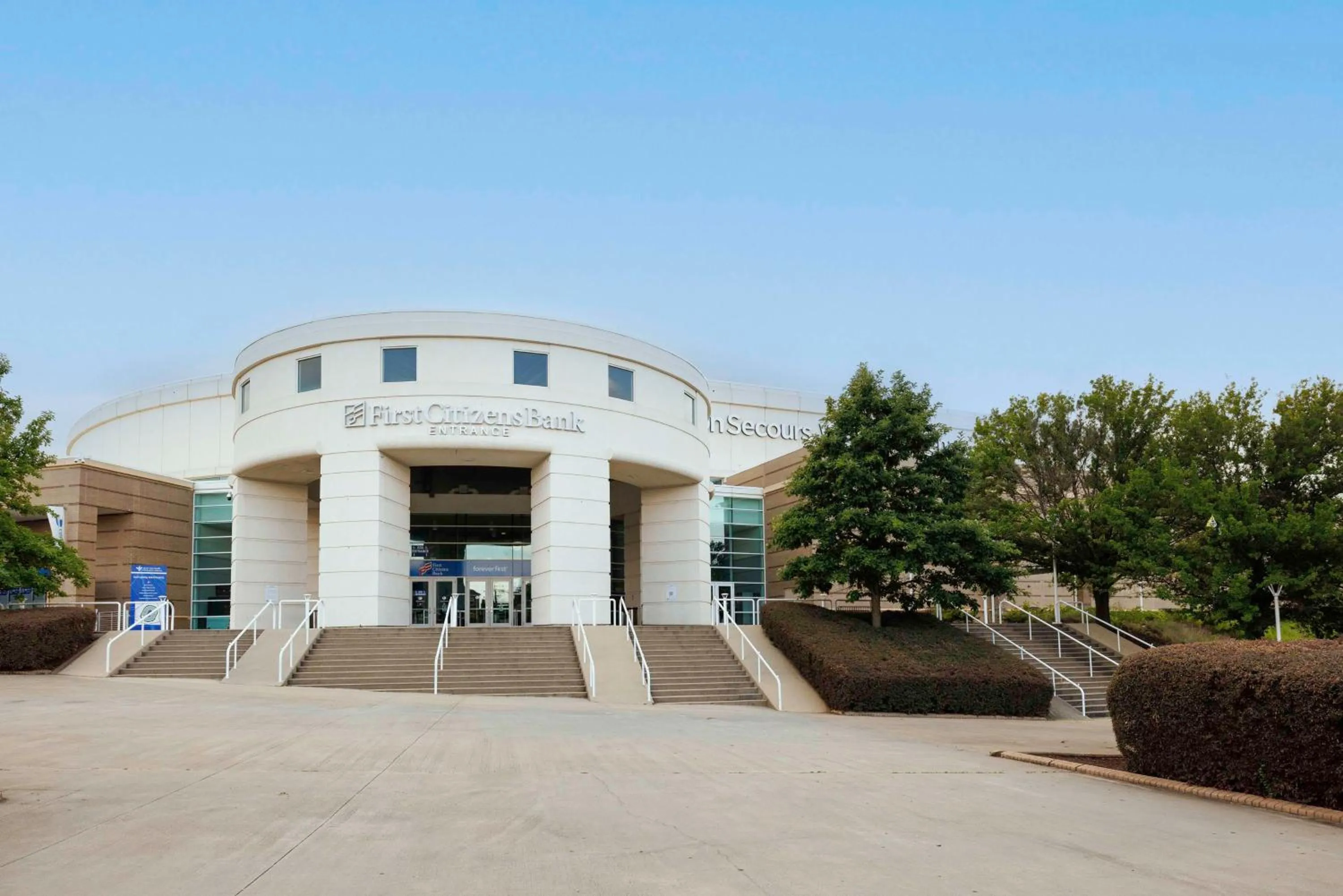 Property building in Hilton Greenville