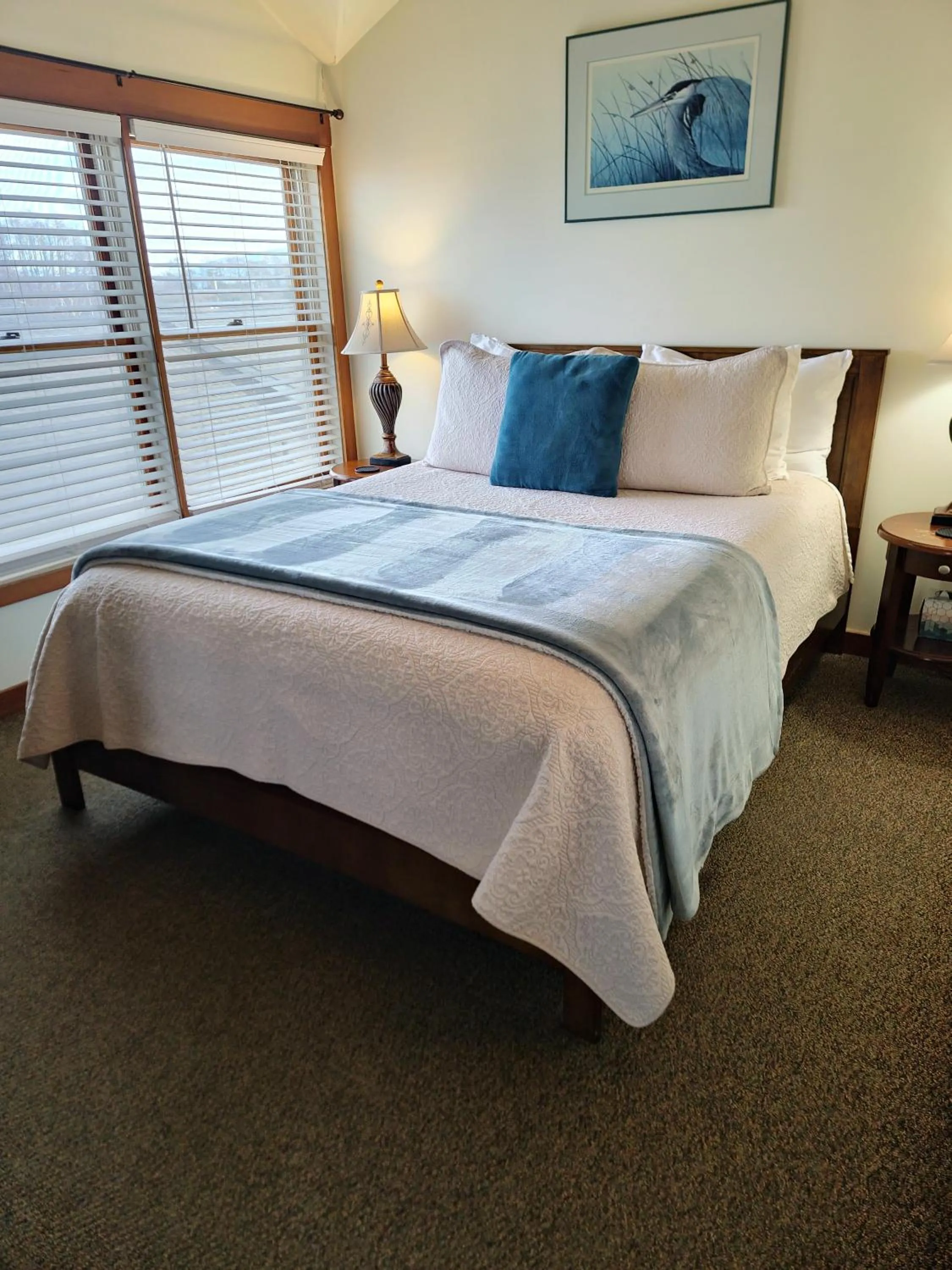 Bed in The Heron Inn and Day Spa