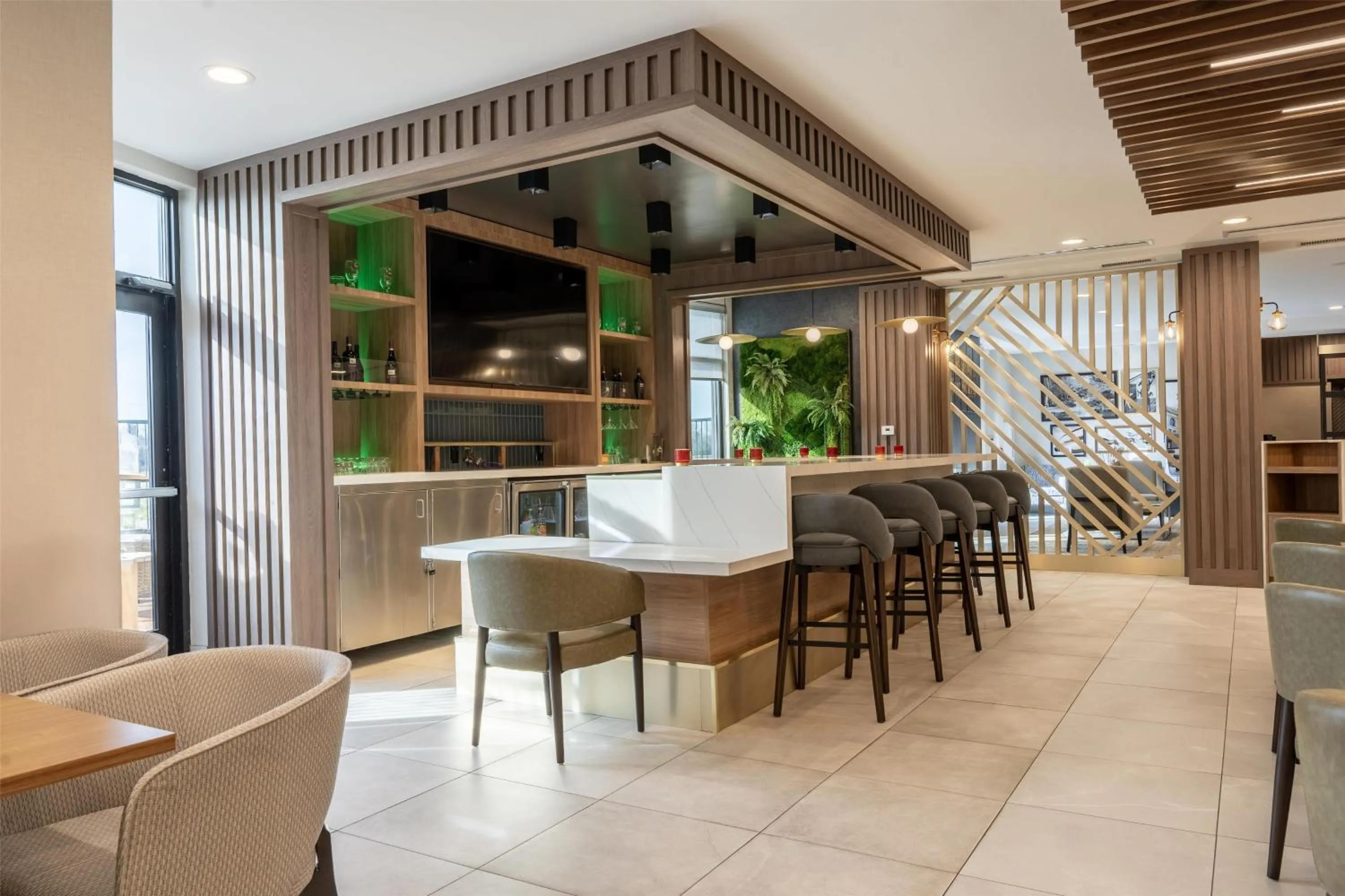 Lounge or bar in Doubletree By Hilton Fort Worth Fossil Creek