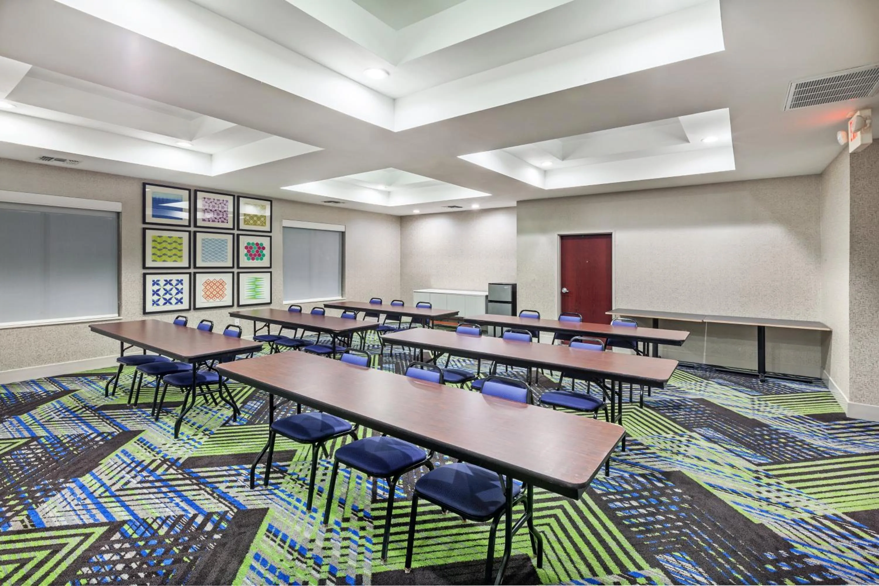 Meeting/conference room in Holiday Inn Express Hotel and Suites Orange