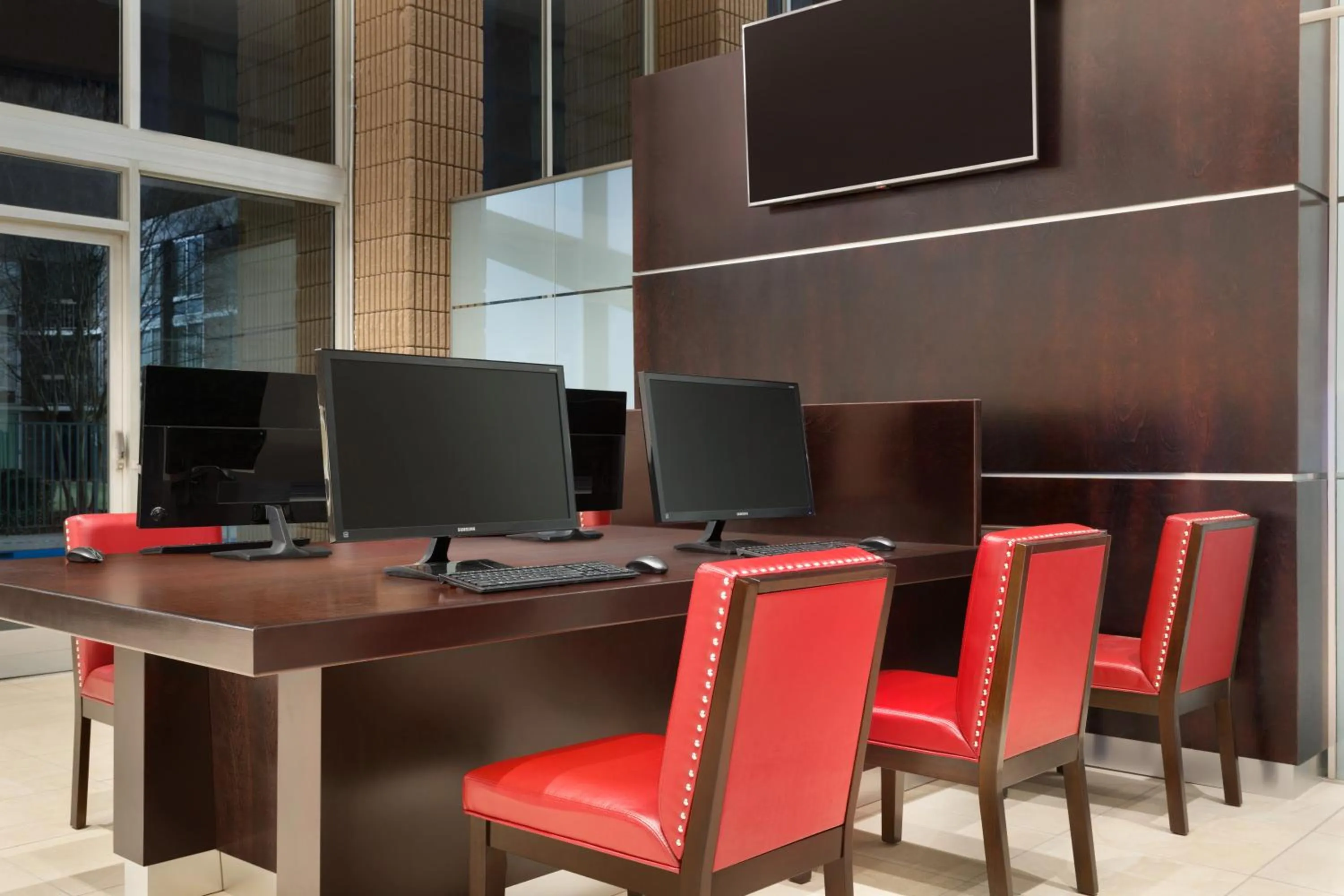 Area and facilities in Clarion Inn Sheffield Muscle Shoals