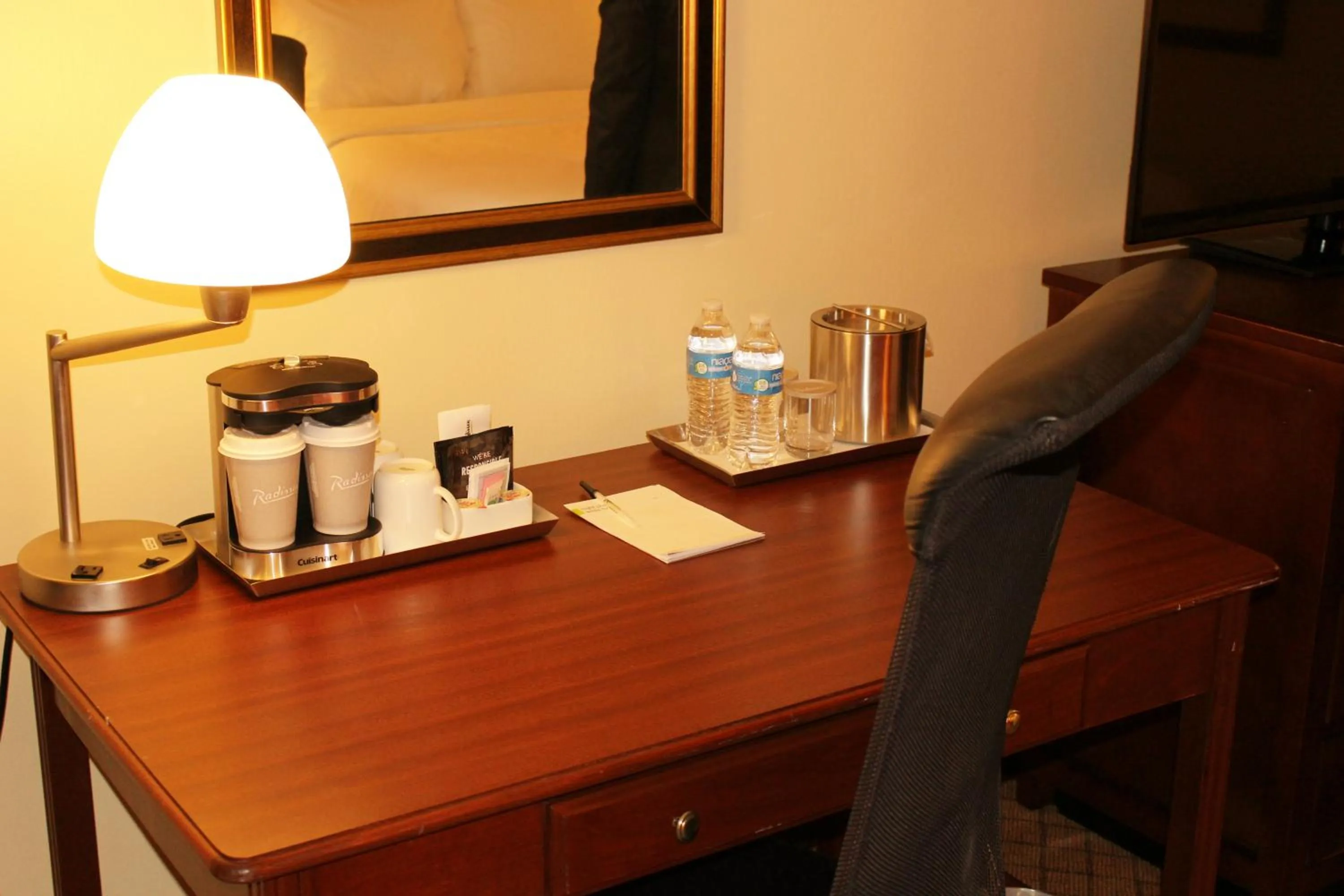 Bedroom in Clarion Inn Sheffield Muscle Shoals