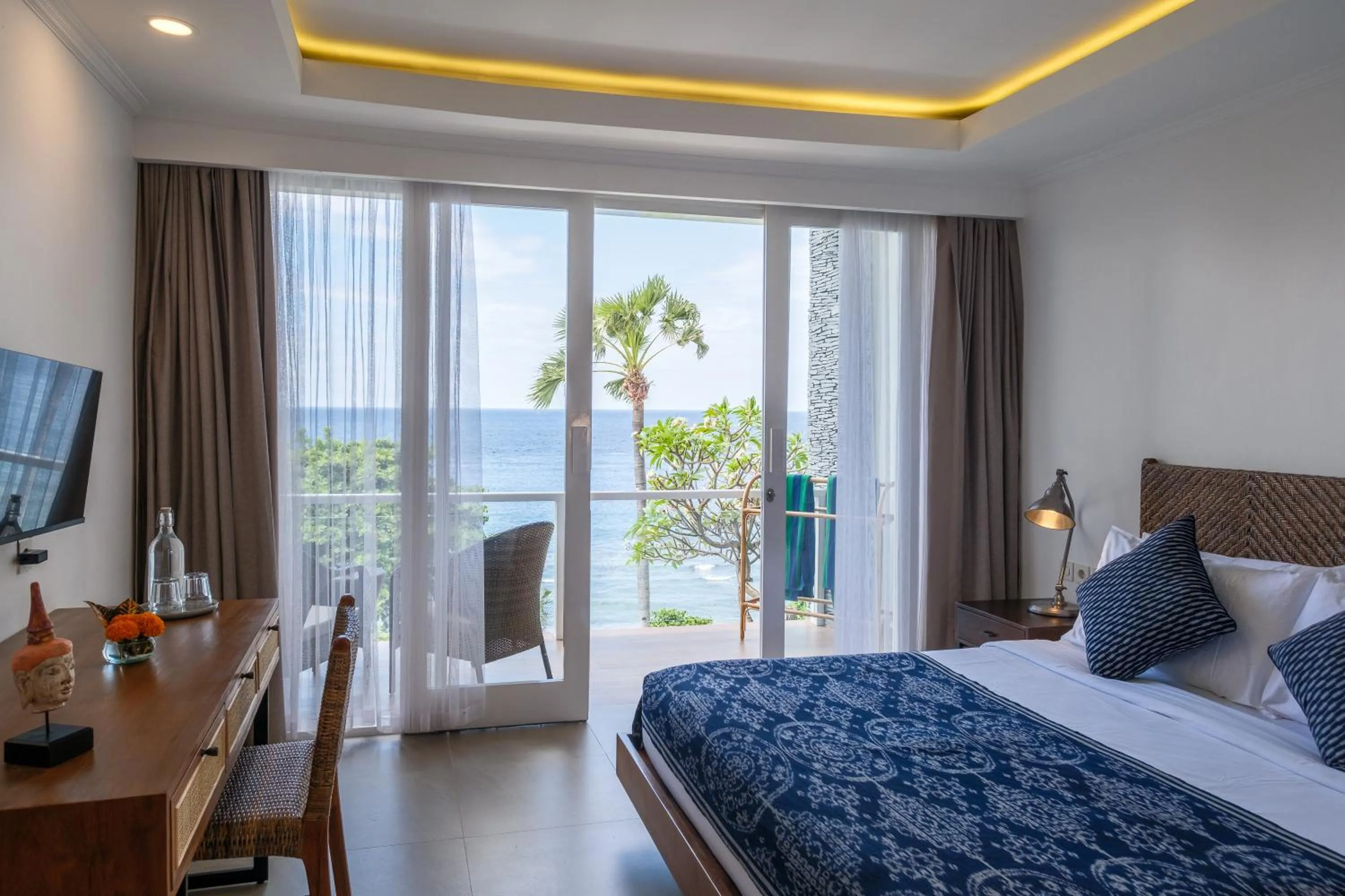 Bed in Ibus Beach Hotel