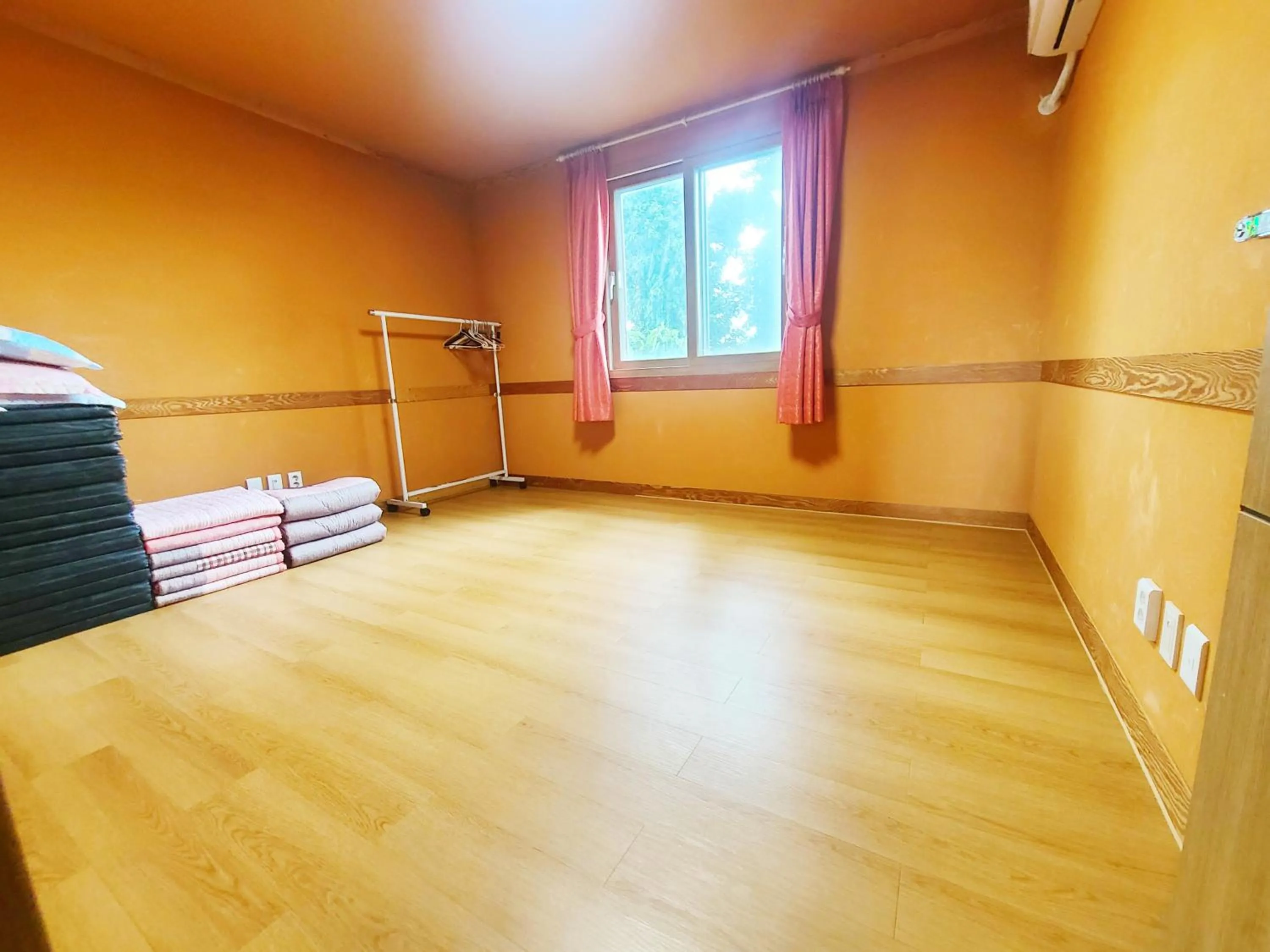 Photo of the whole room, Bed in Lohas Pension