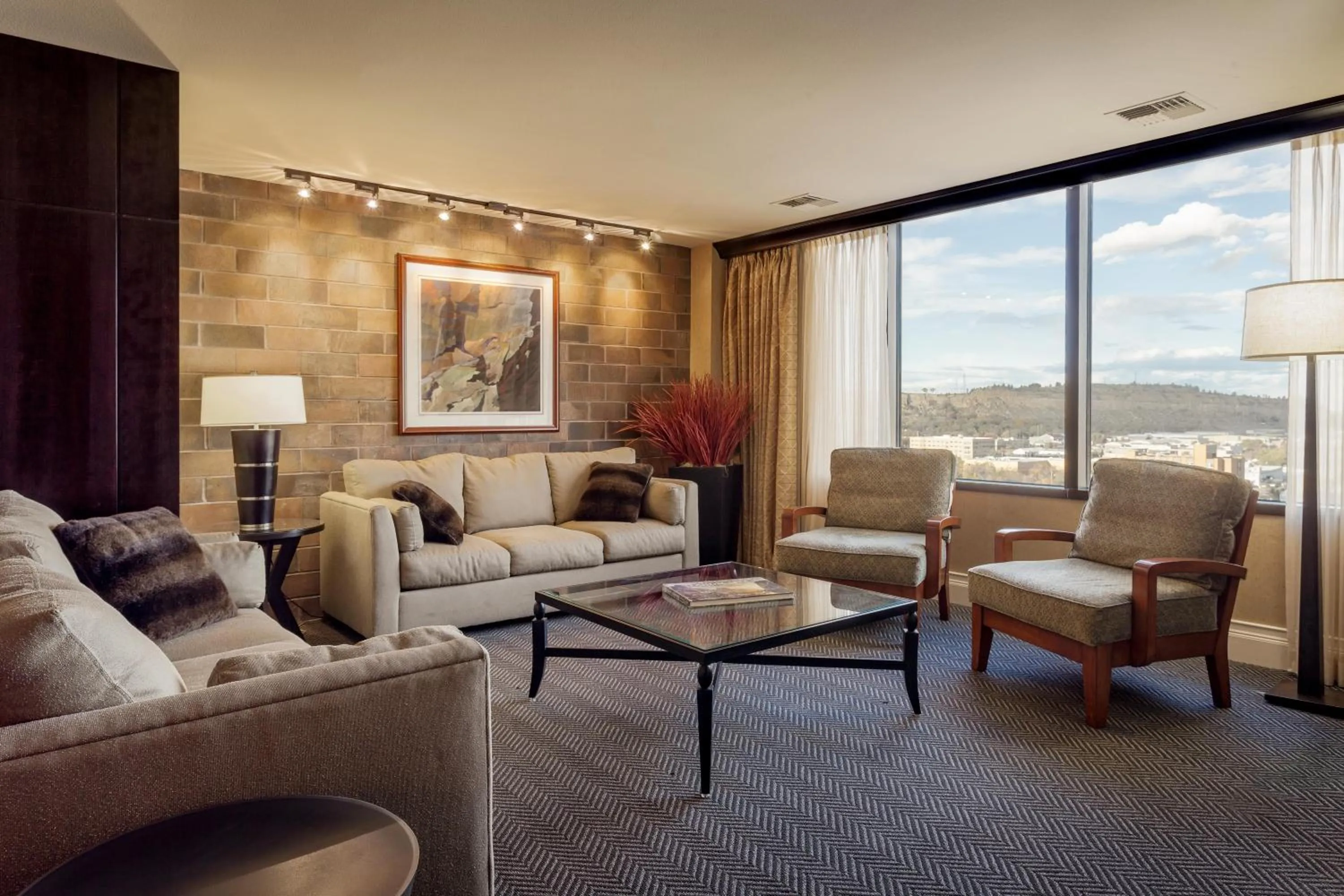 Living room in Doubletree By Hilton Billings