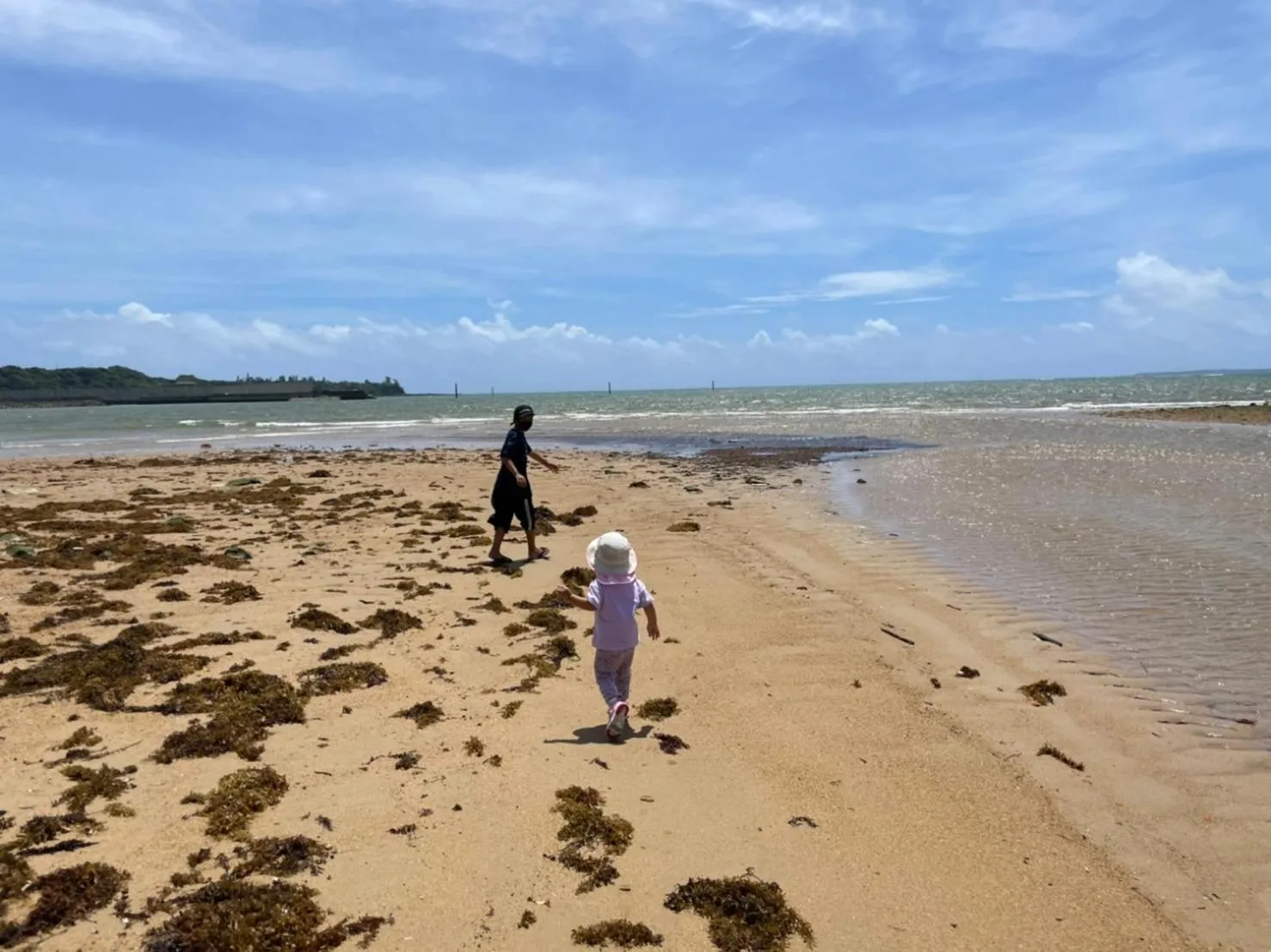 Beach in Onna Japanese Style Hotel Hokkaisou