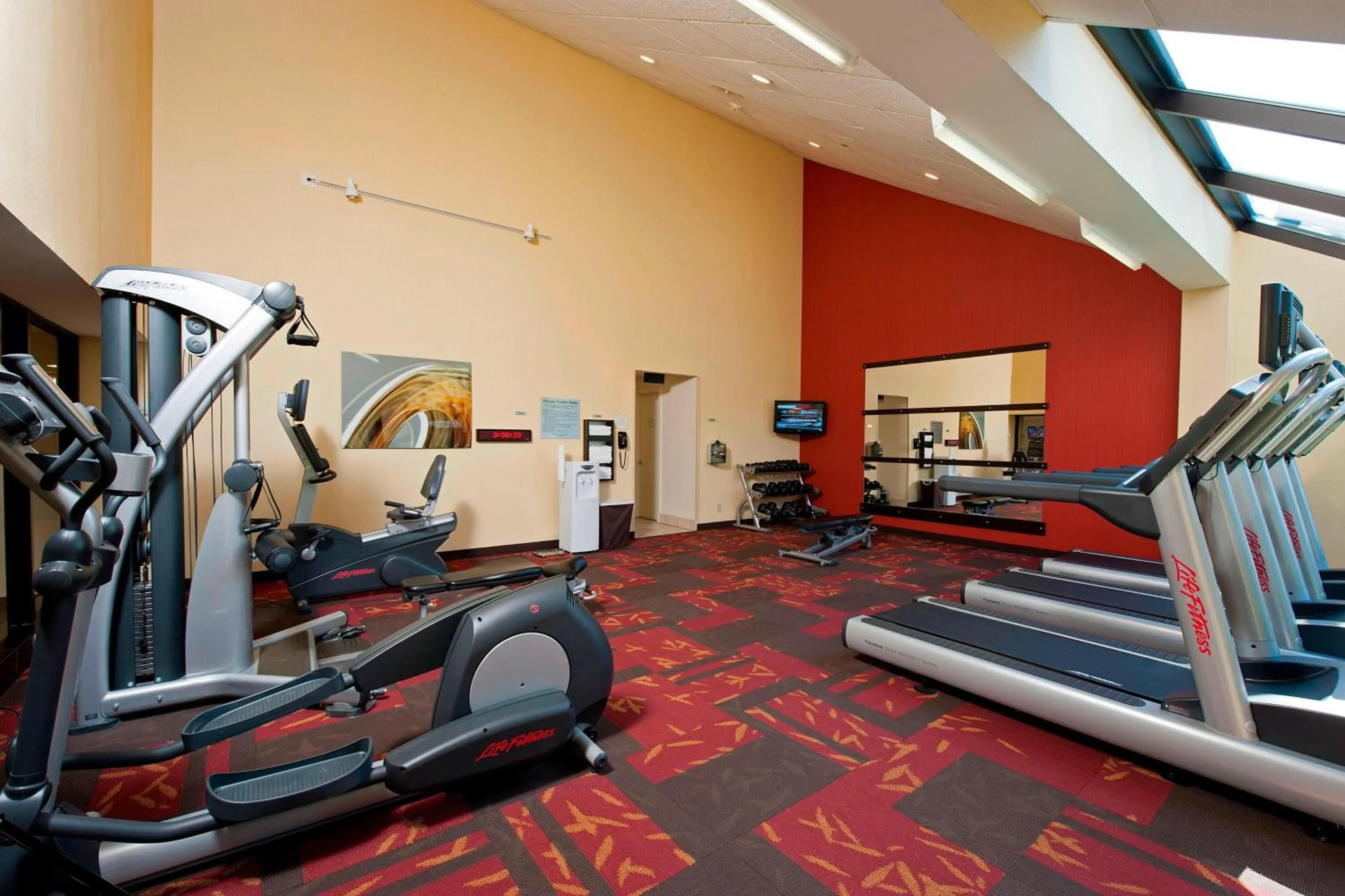 Fitness centre/facilities in Courtyard Chicago Elmhurst/Oakbrook Area
