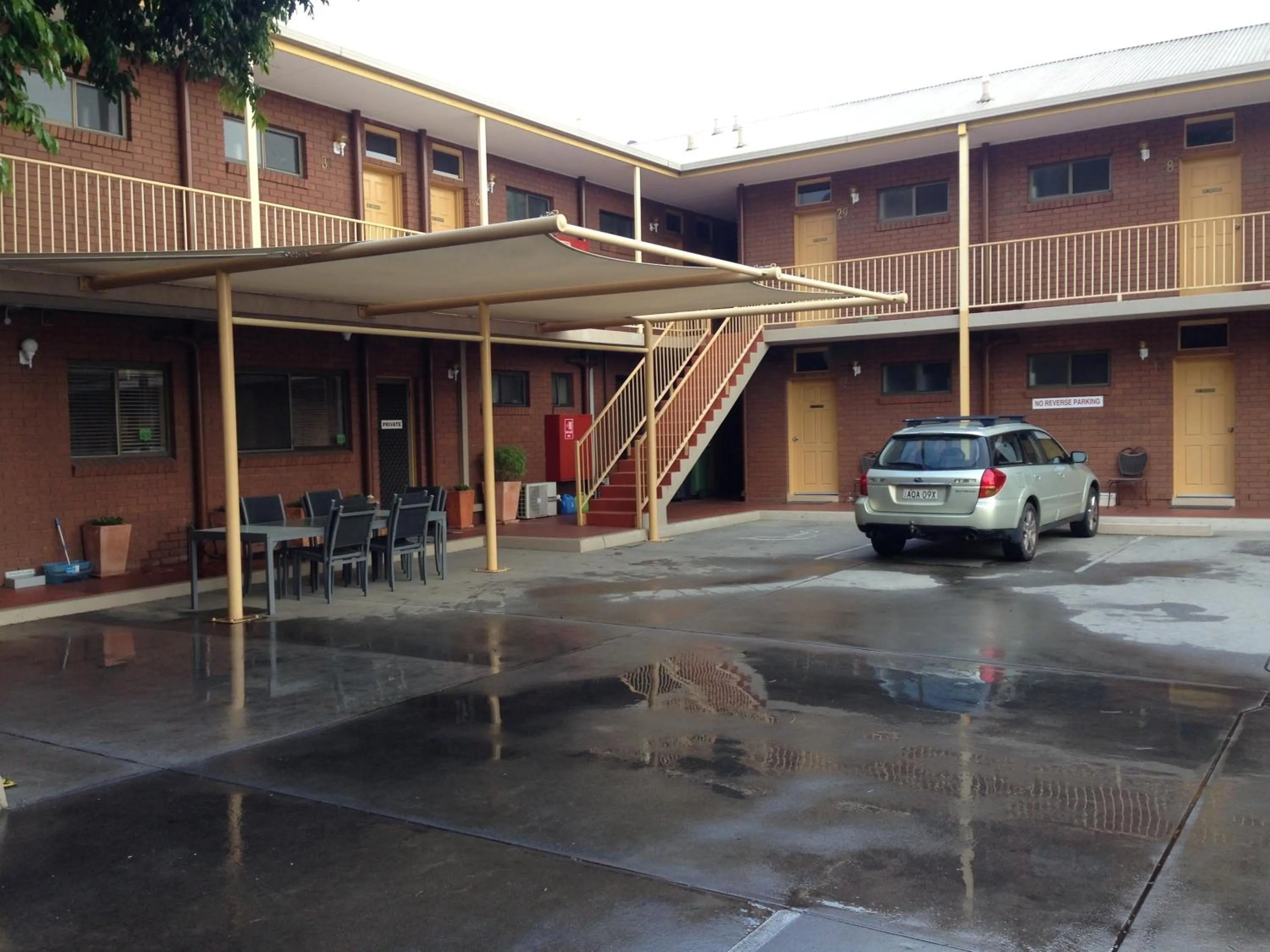 Facade/entrance in Albury Regent Motel