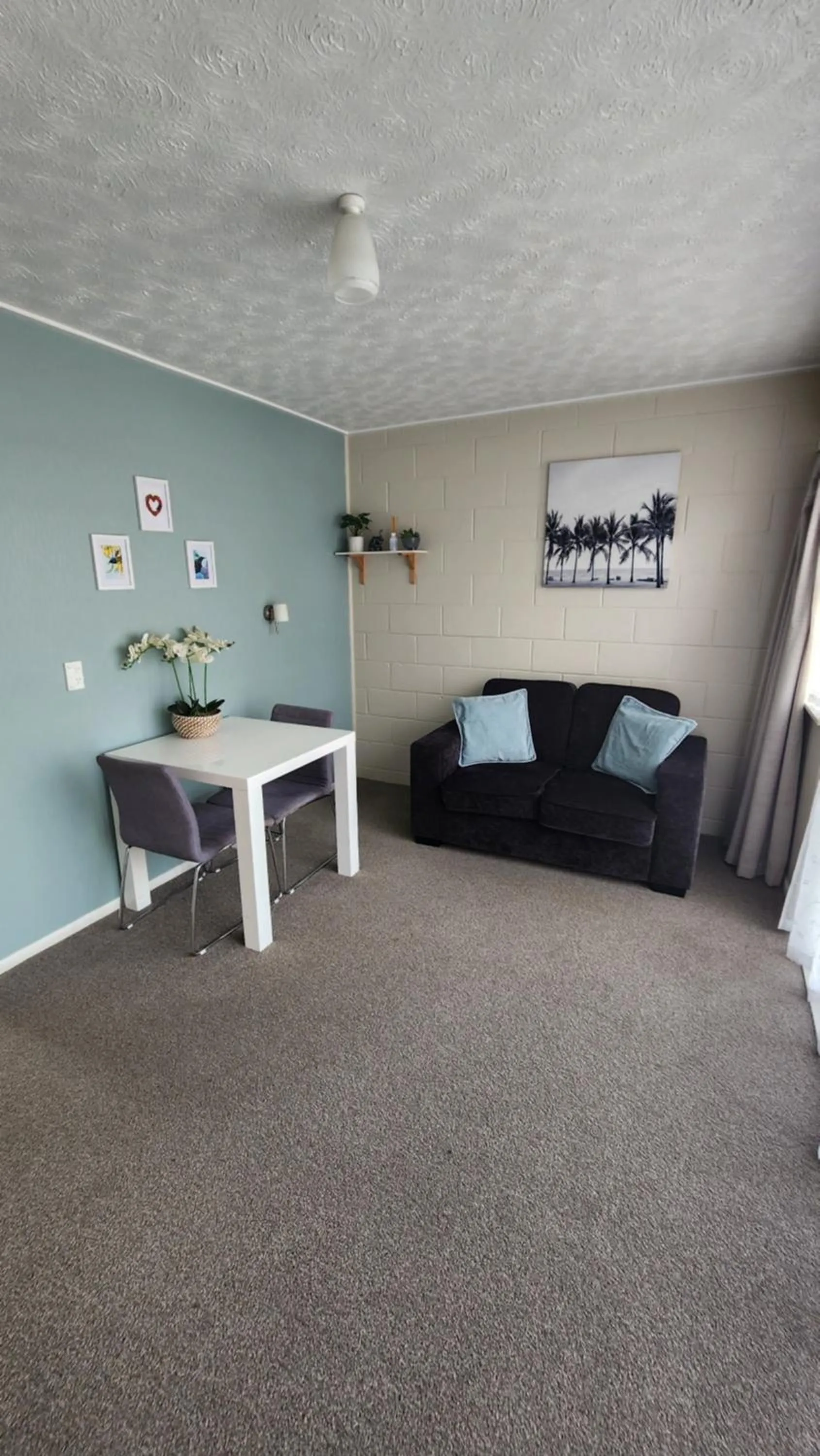 Living room in Gardner Court Motel