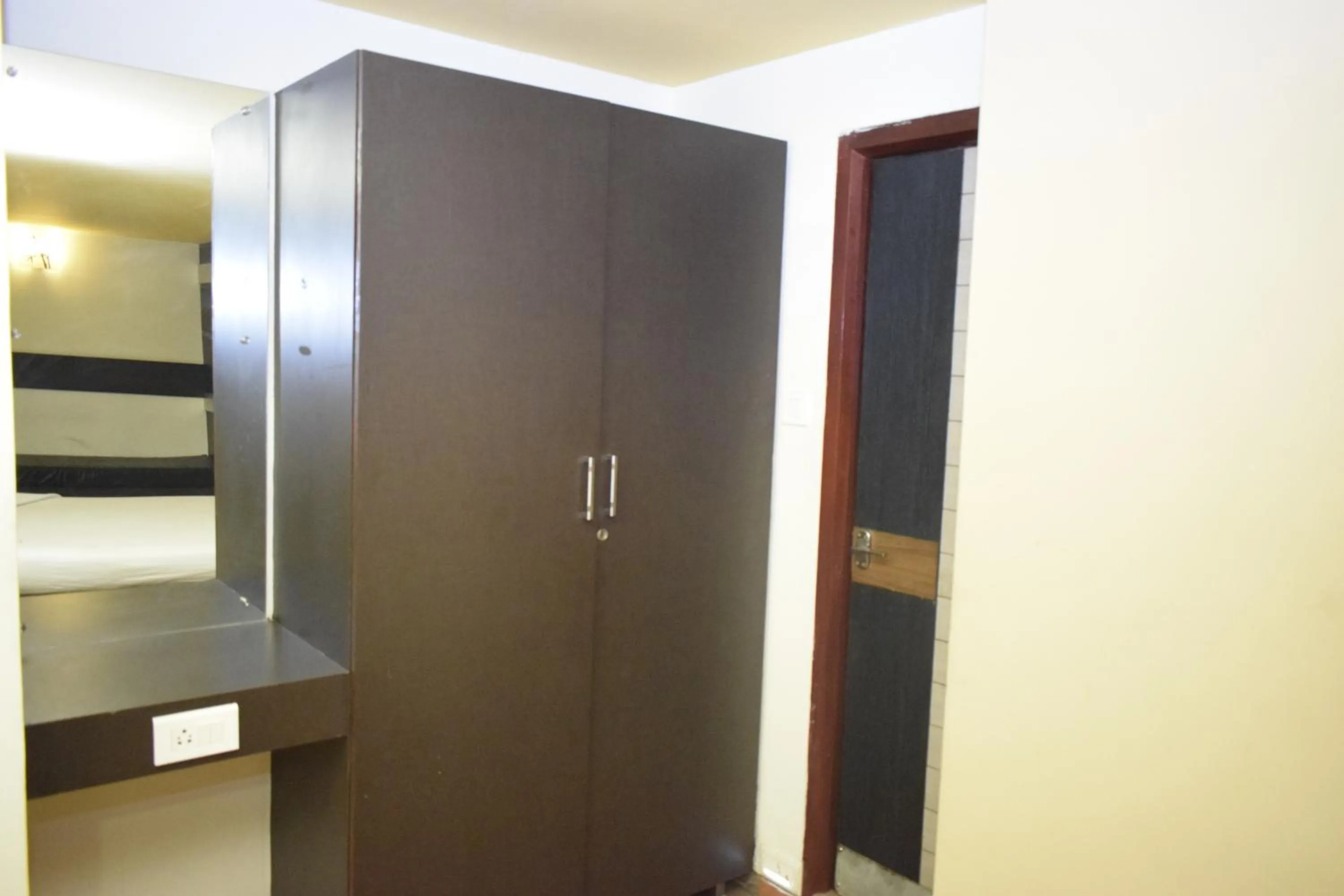 wardrobe in Devis Grand