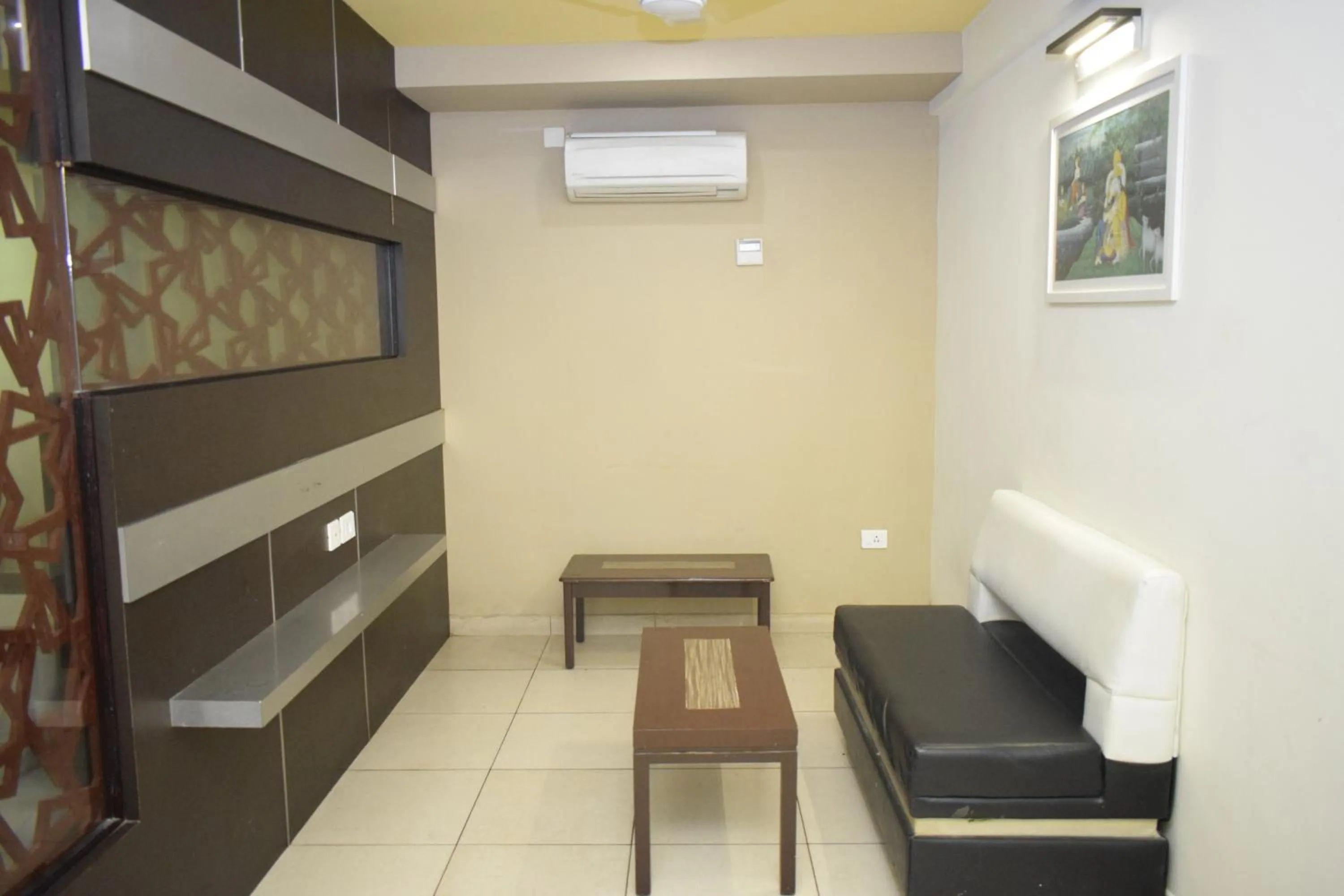 Seating area in Devis Grand