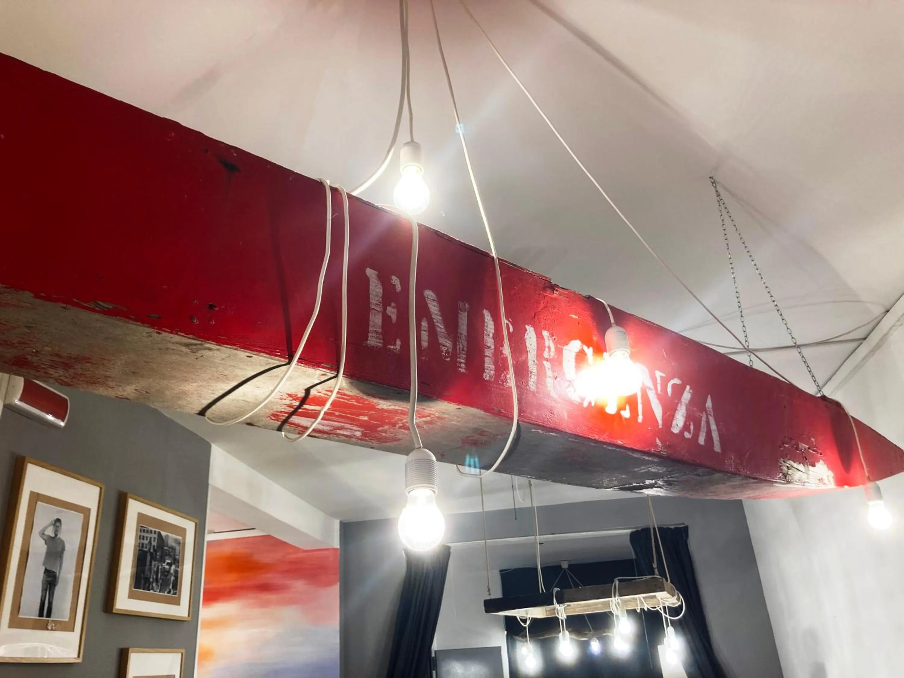 Communal lounge/ TV room in Hotel Nizza Creative Hotel