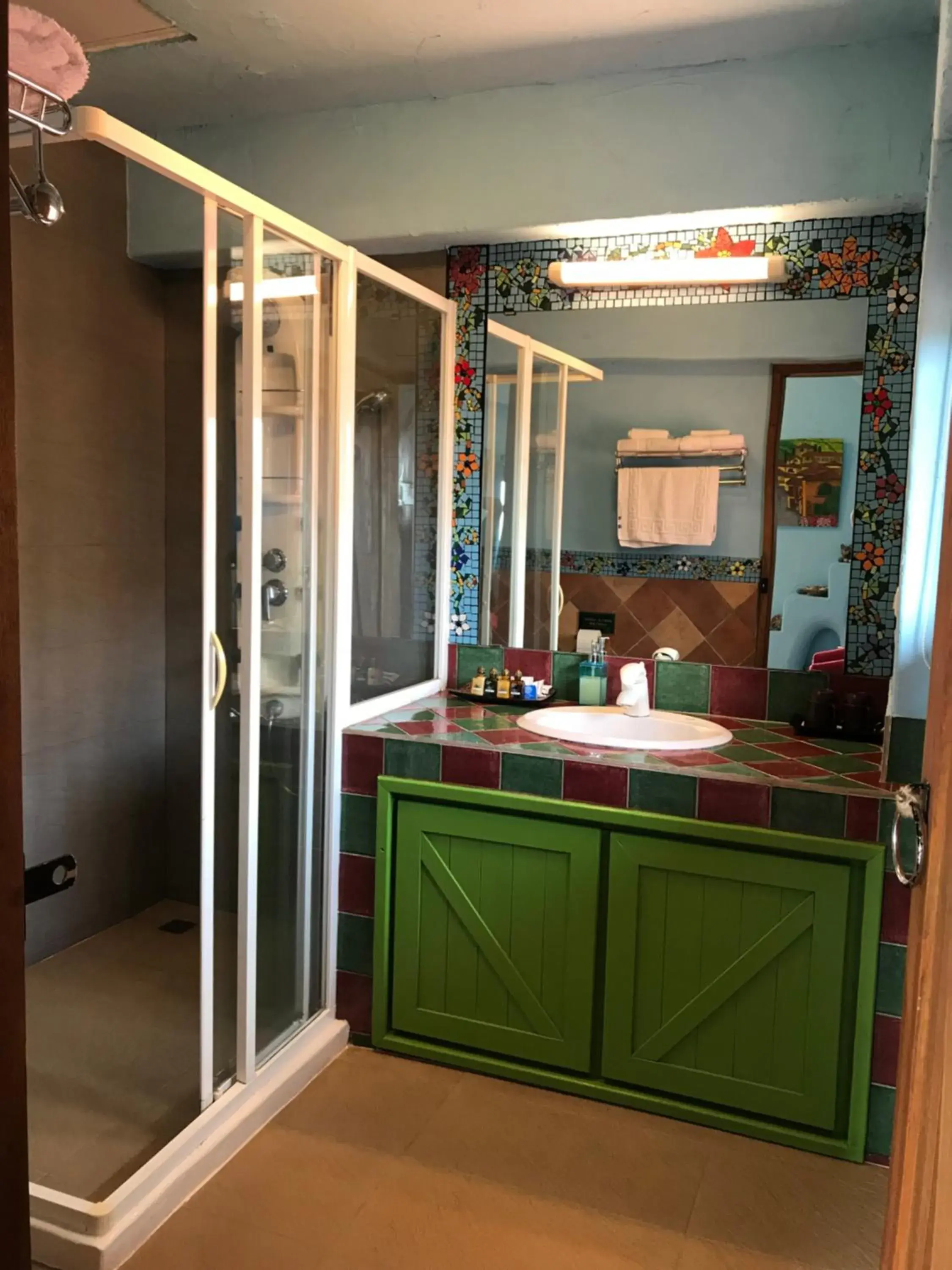 Double Room with Balcony and Sea View in Wishingwell B&B Double Room with Balcony and Sea View in Wishingwell B&B