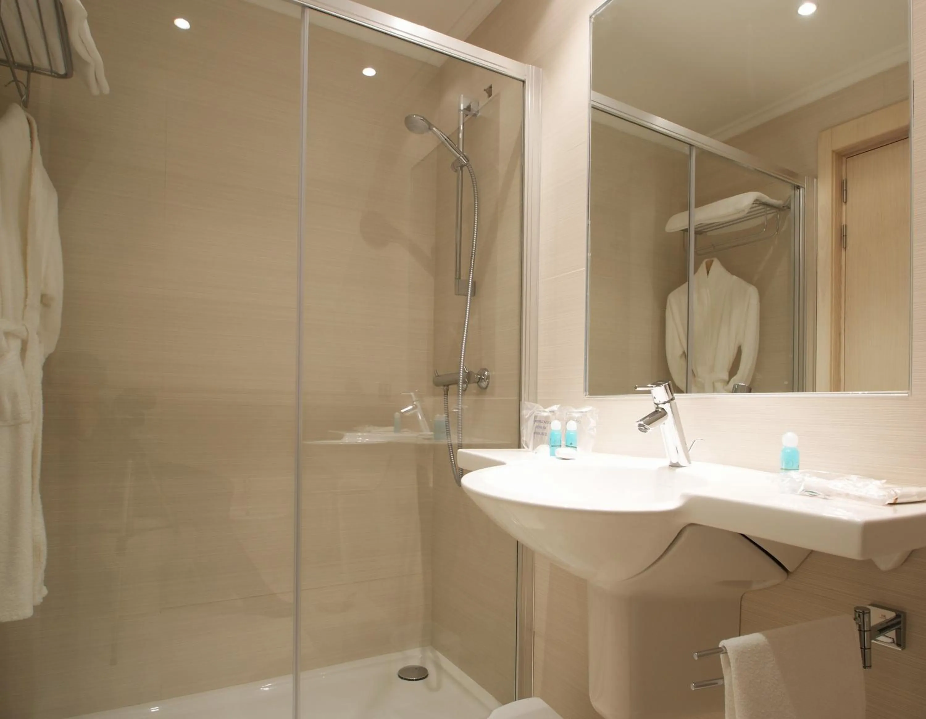 Shower in Hotel Mozart