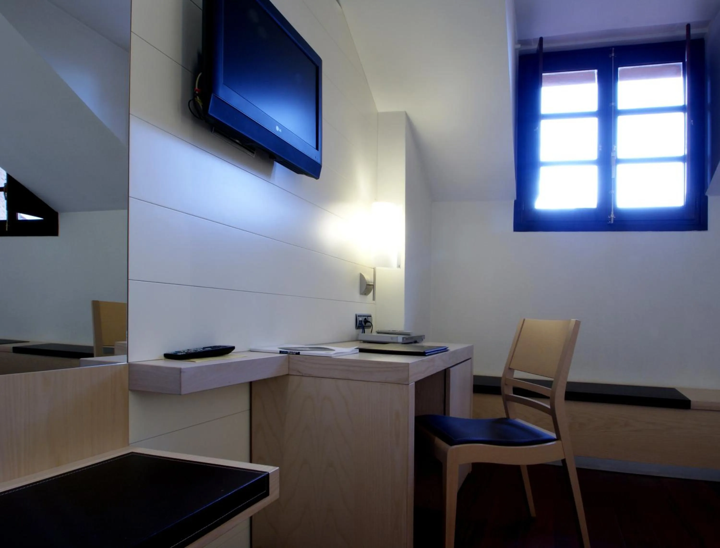 TV and multimedia in Hotel Mozart