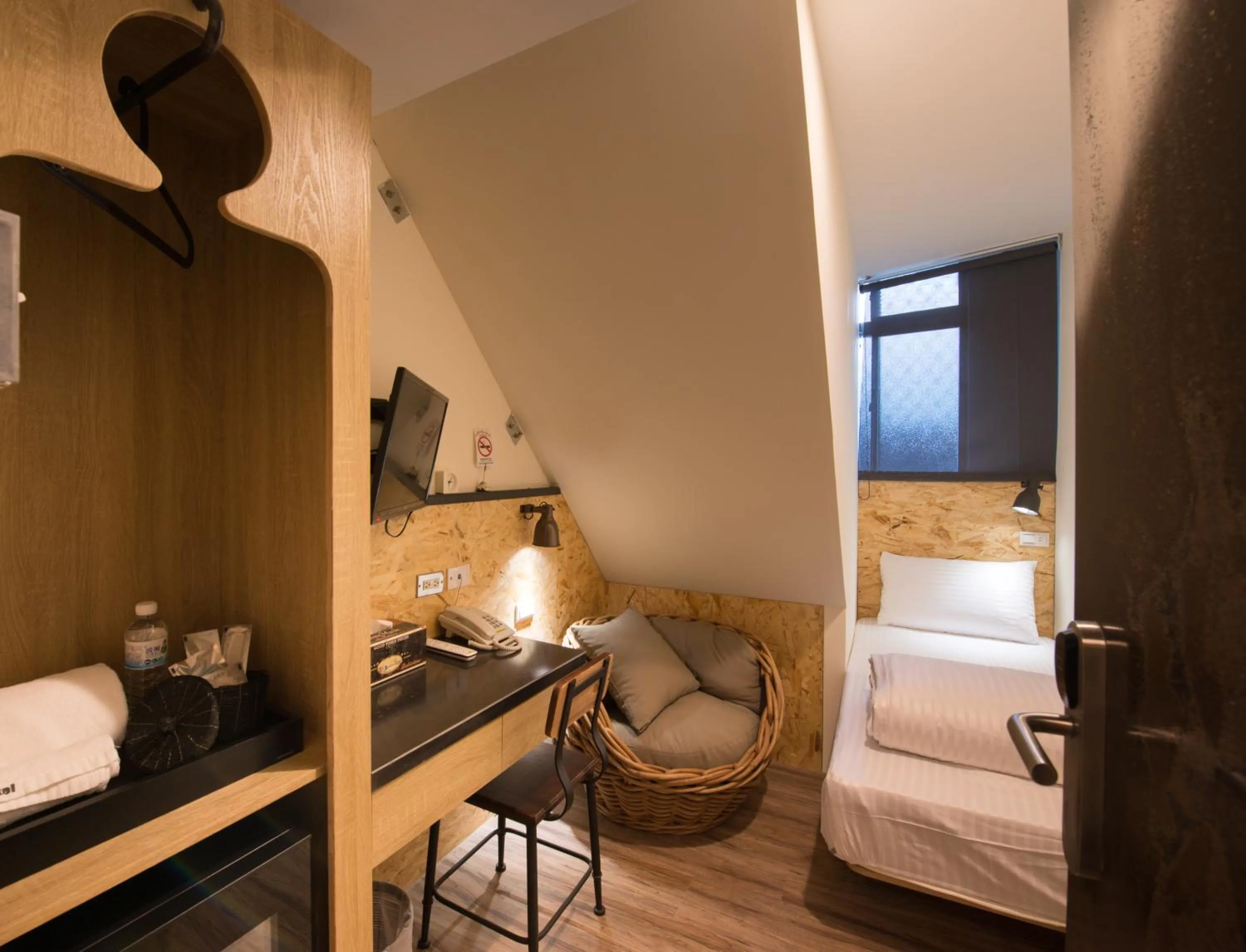 Bedroom, Bed in Beimen WOW Poshtel