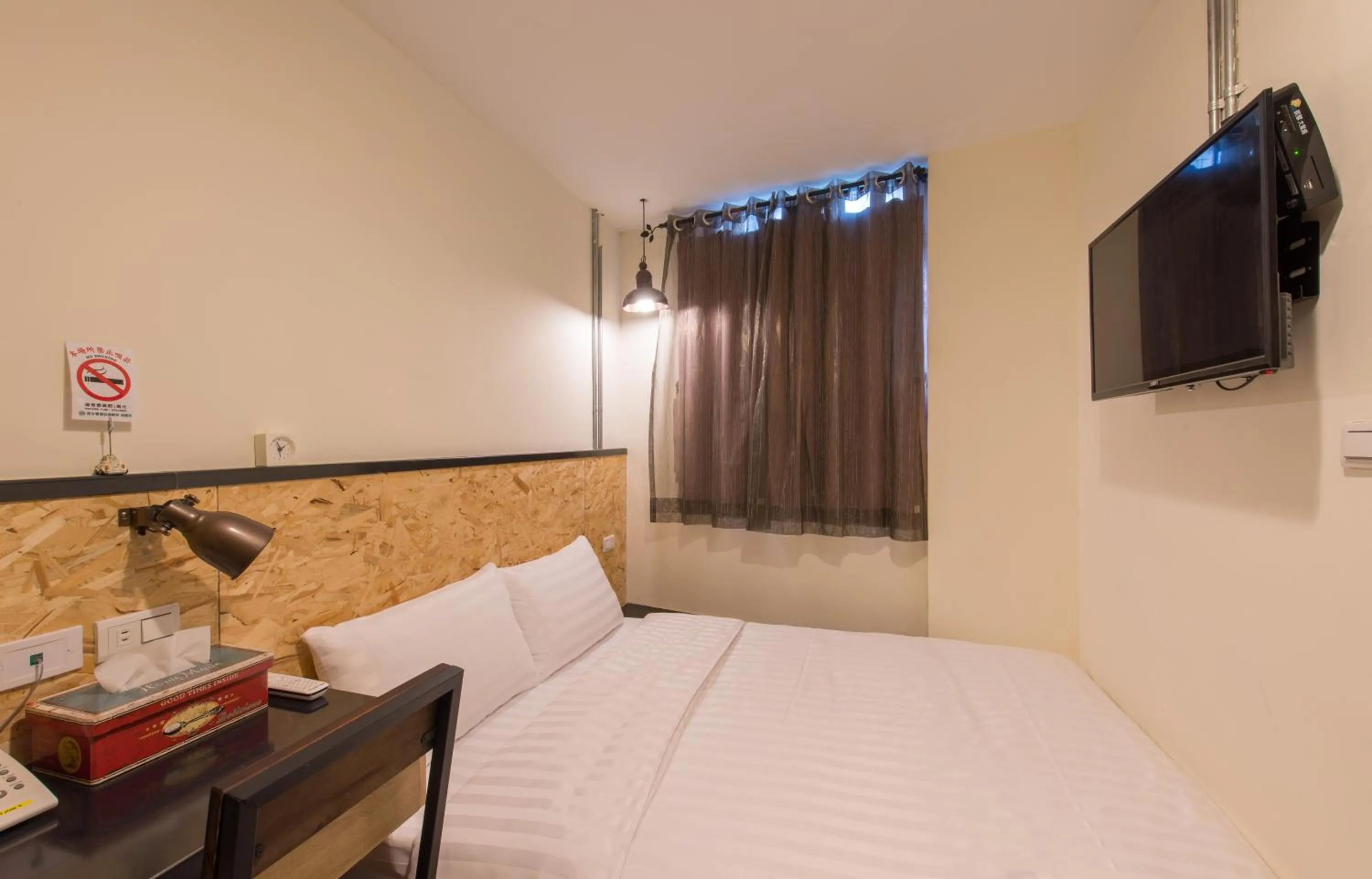 Bedroom, Bed in Beimen WOW Poshtel