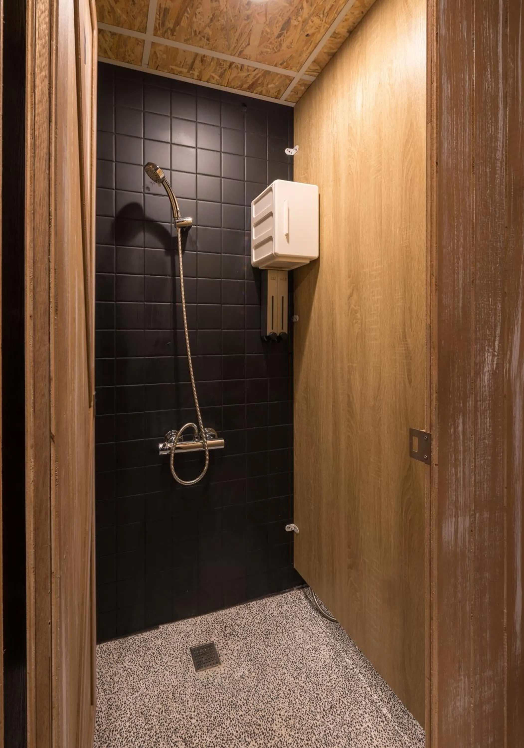 Shower in Beimen WOW Poshtel