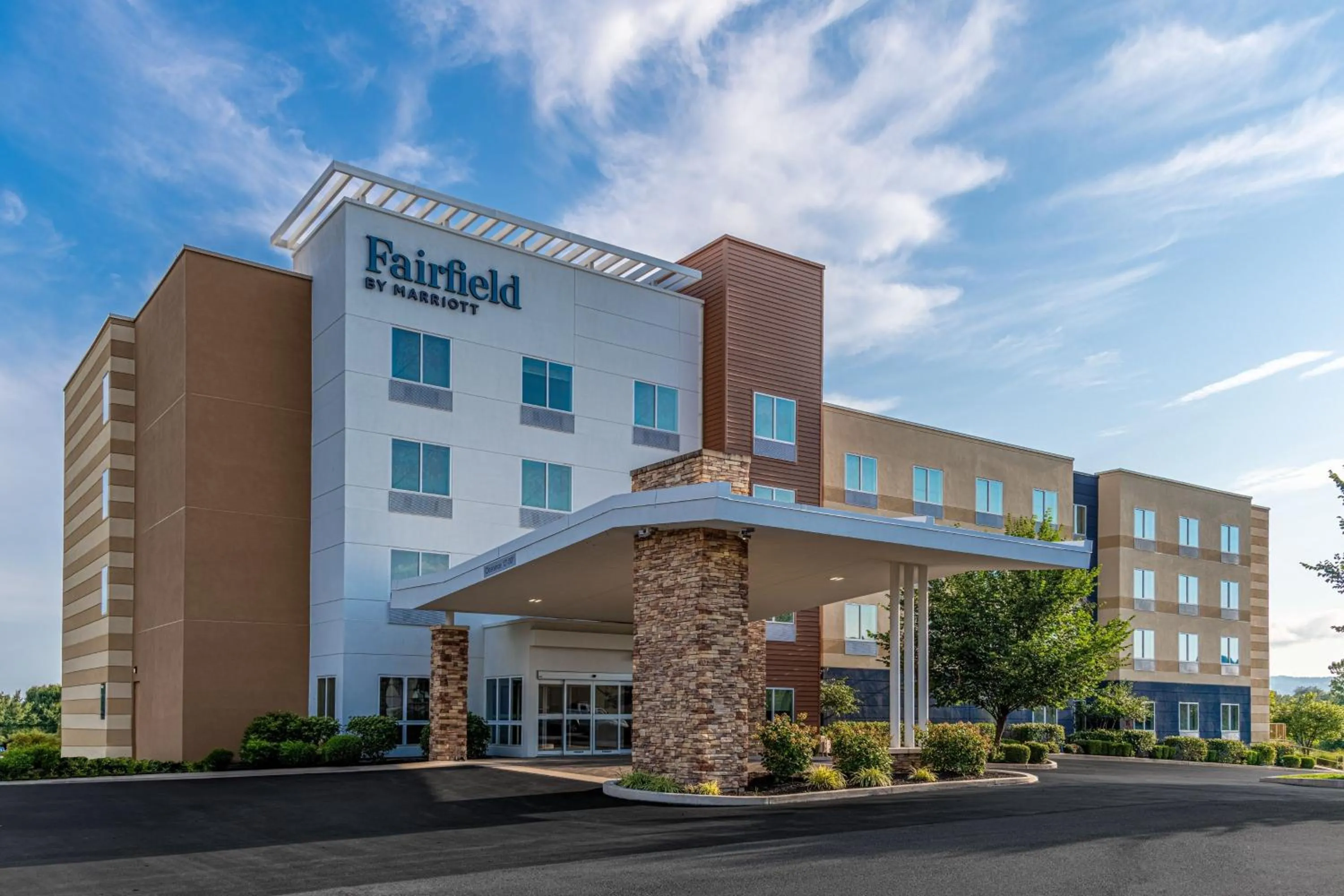 Property building in Fairfield Inn & Suites by Marriott Martinsburg