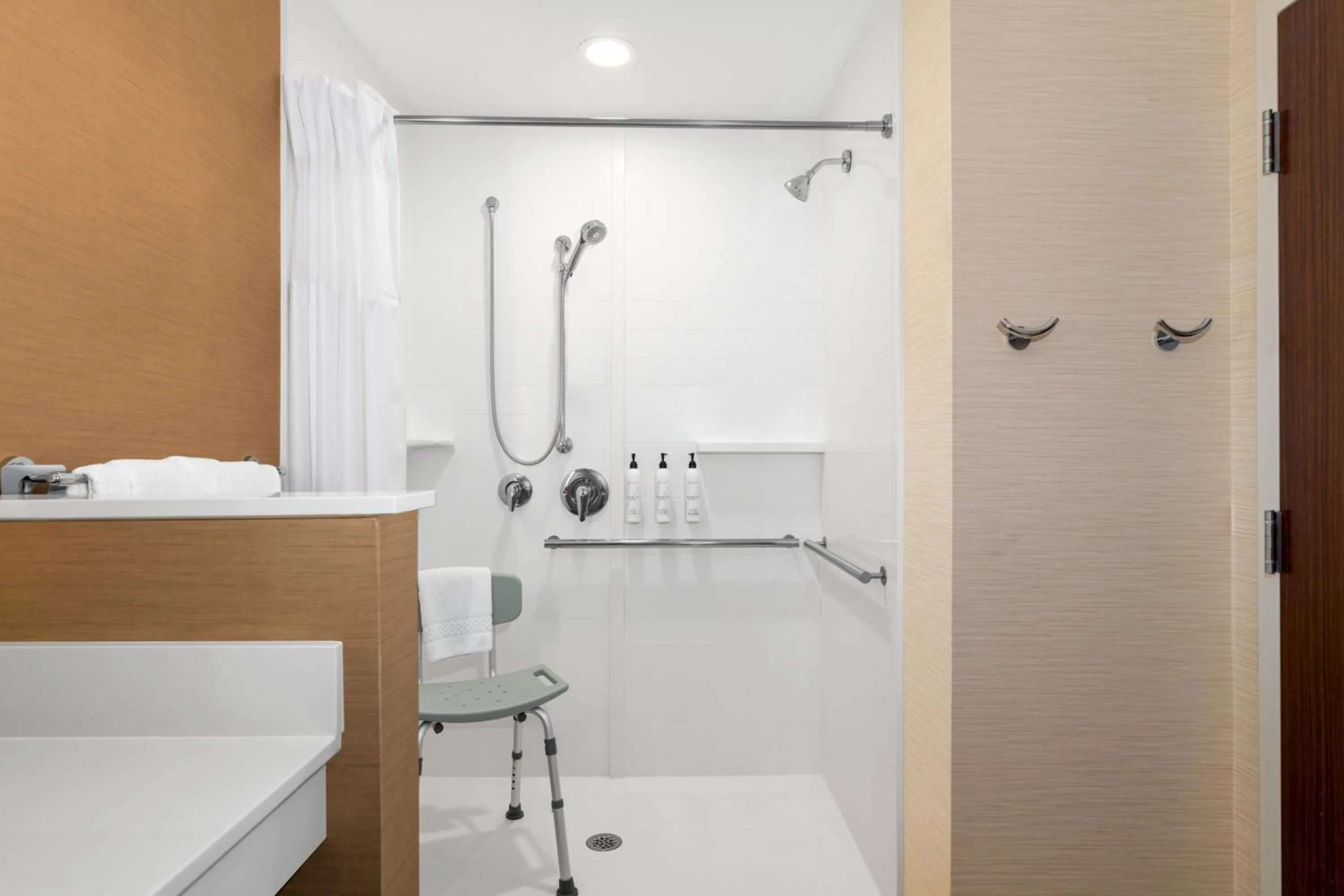 Bathroom in Fairfield Inn & Suites by Marriott Martinsburg