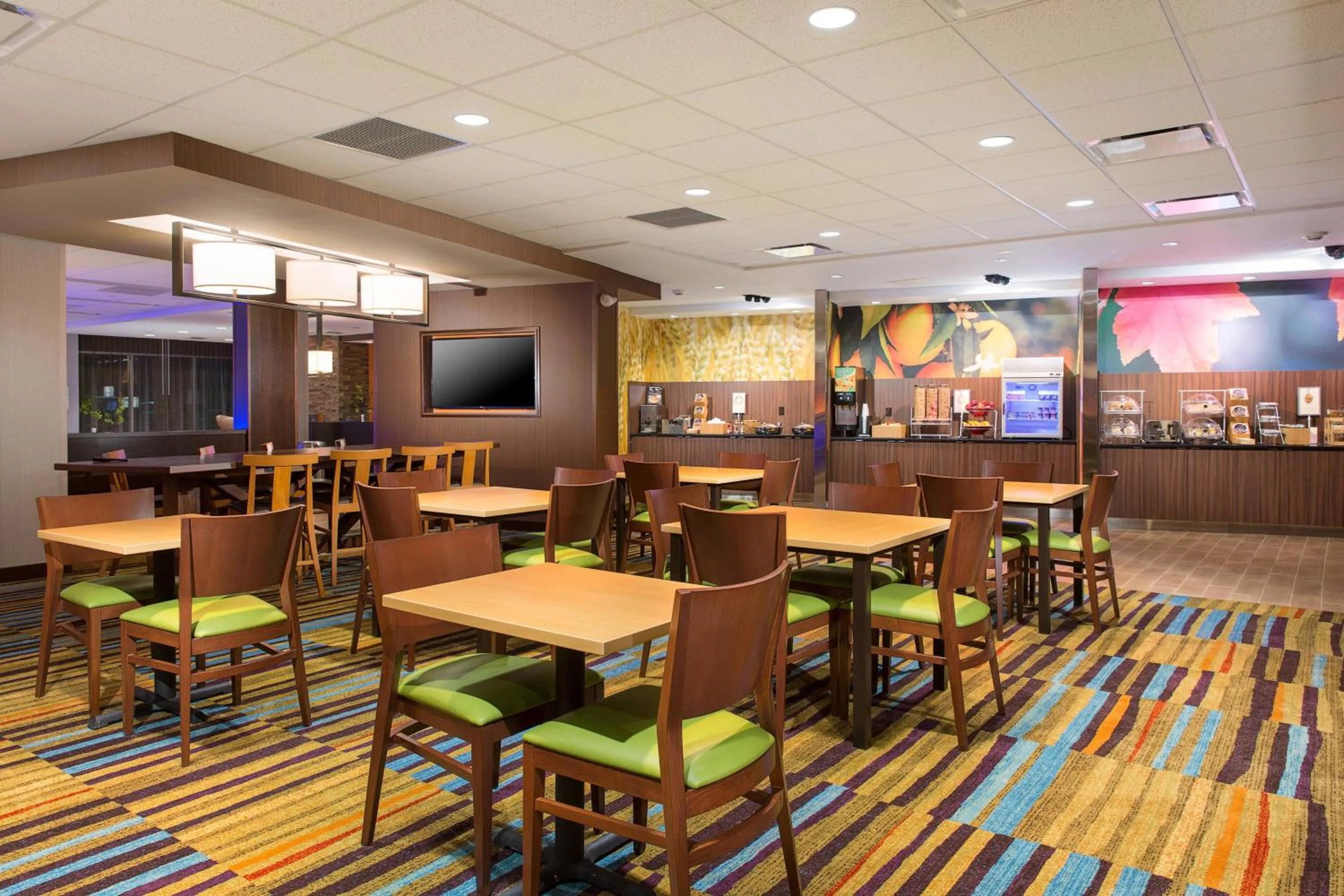 Restaurant/places to eat in Fairfield Inn & Suites by Marriott Sacramento Folsom