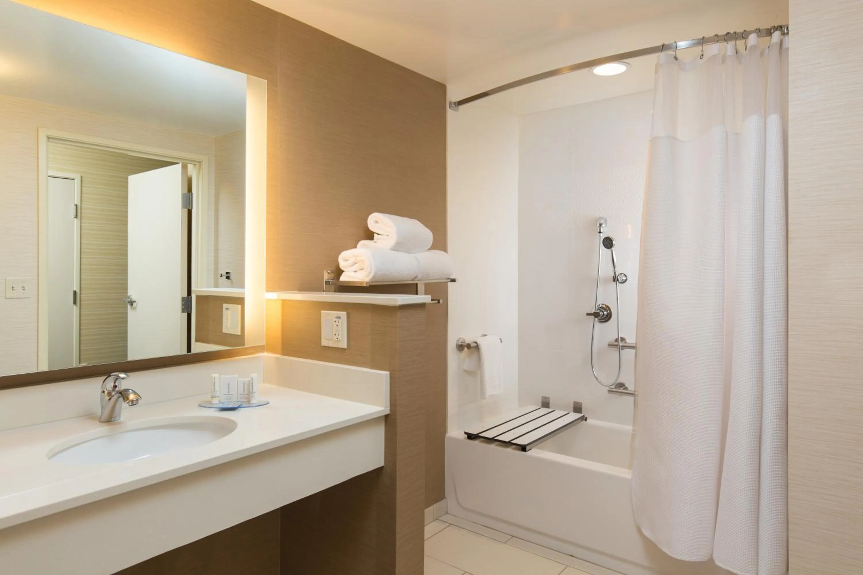 Bathroom in Fairfield Inn & Suites by Marriott Sacramento Folsom