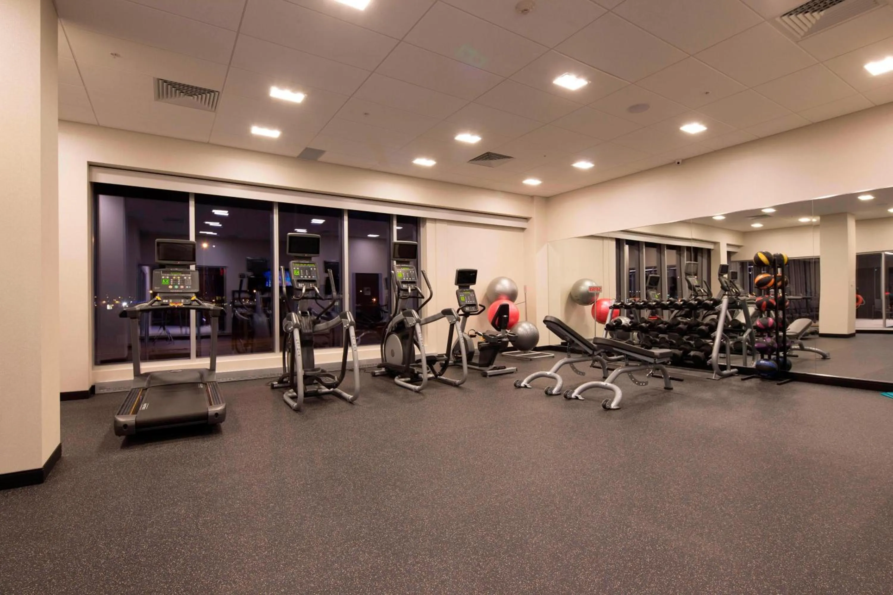Fitness centre/facilities in Courtyard by Marriott Quebec City