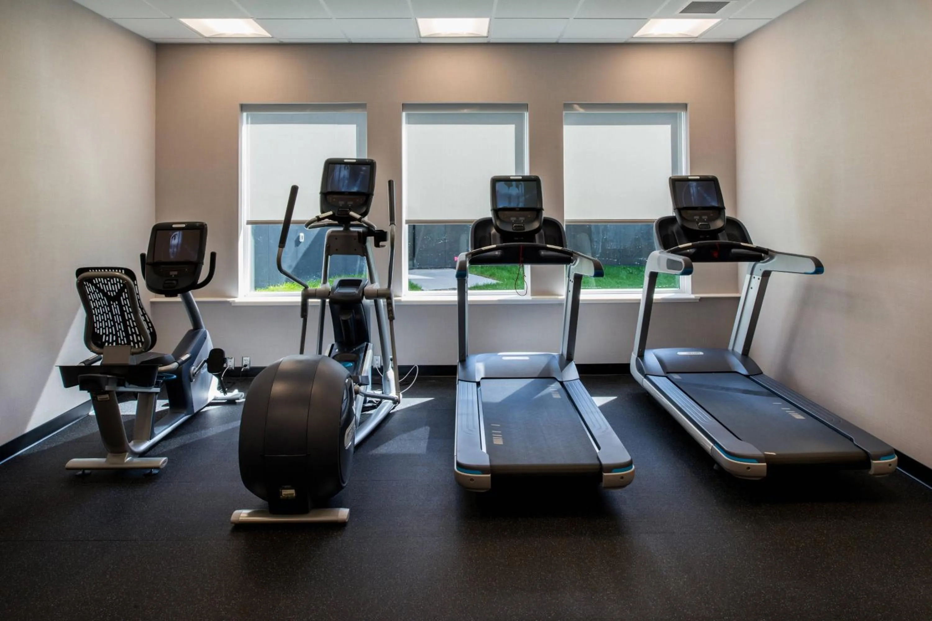 Fitness centre/facilities in TownePlace Suites by Marriott Saskatoon
