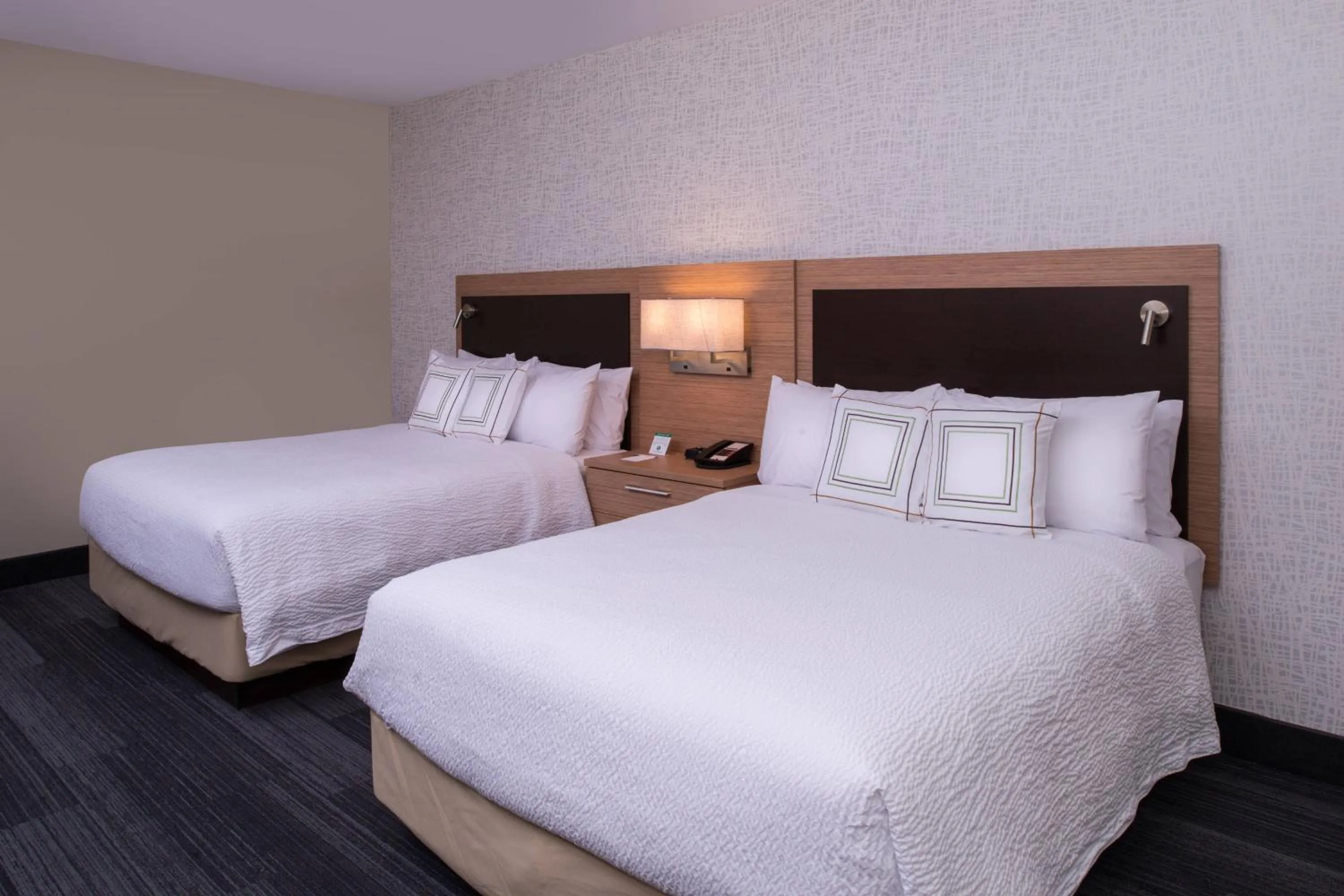 Photo of the whole room, Bed in TownePlace Suites by Marriott Saskatoon