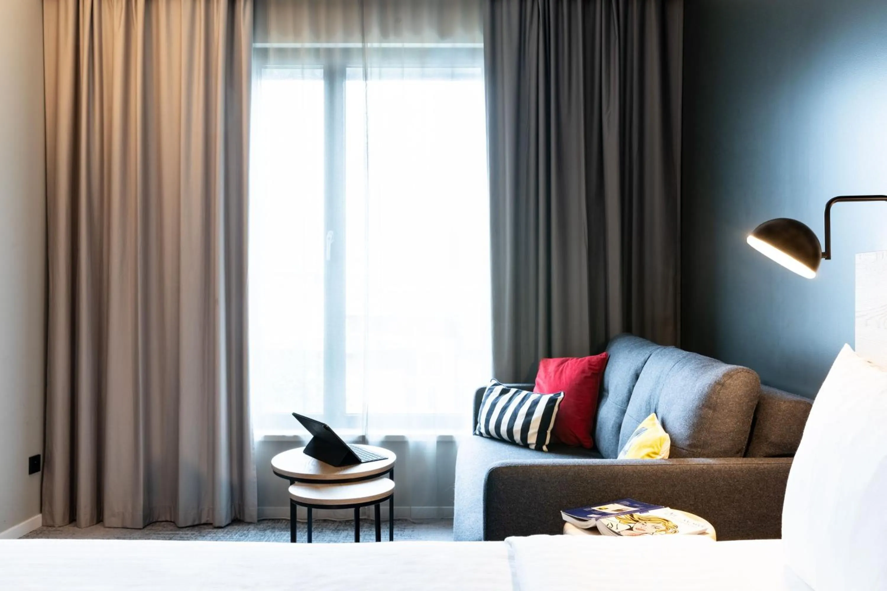 Photo of the whole room, Bed in Moxy Berlin Ostbahnhof