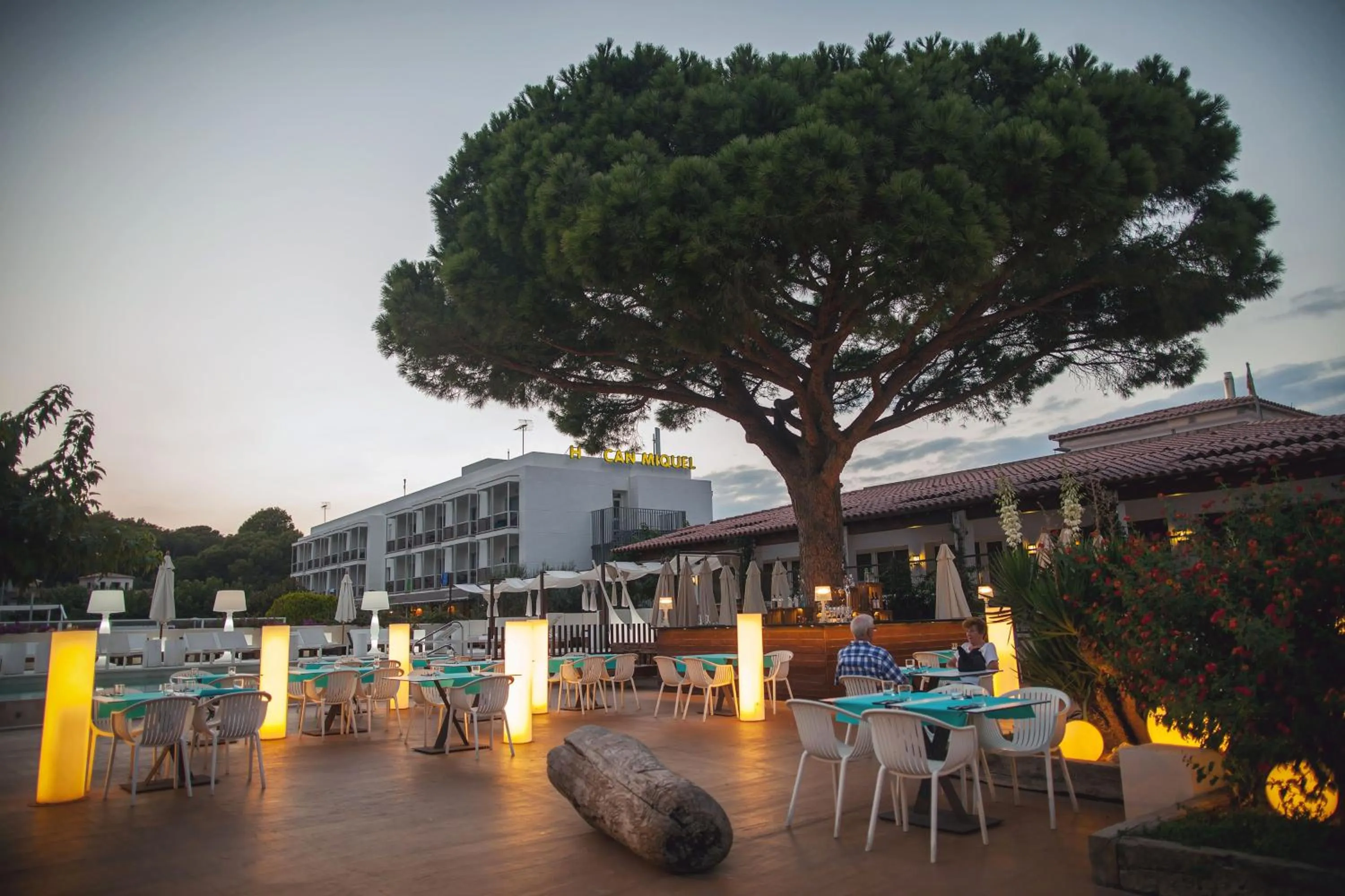 Restaurant/places to eat in Can Miquel