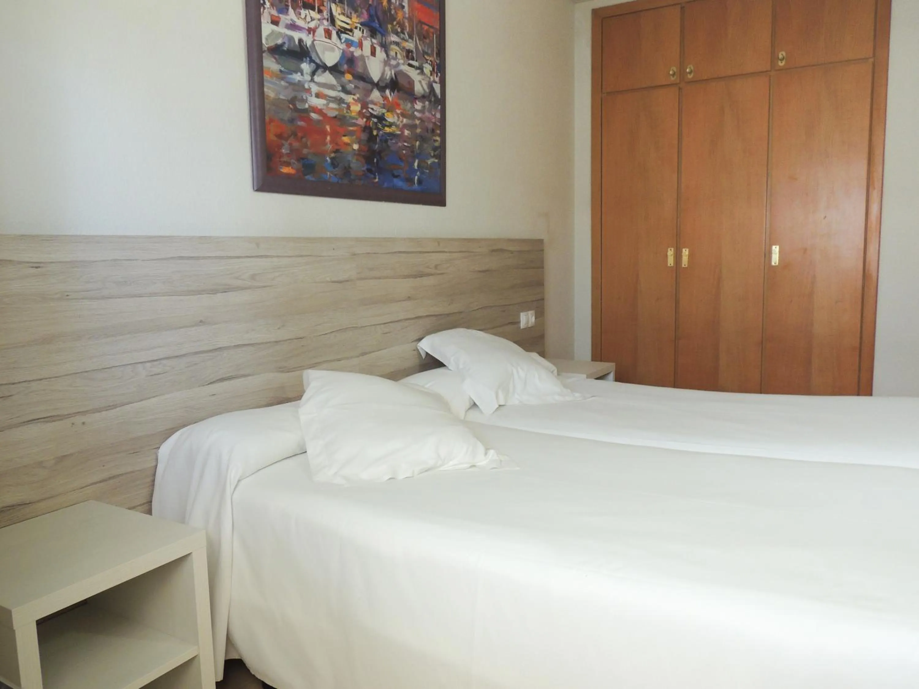 Bedroom, Bed in Apartamentos Turísticos Augustus