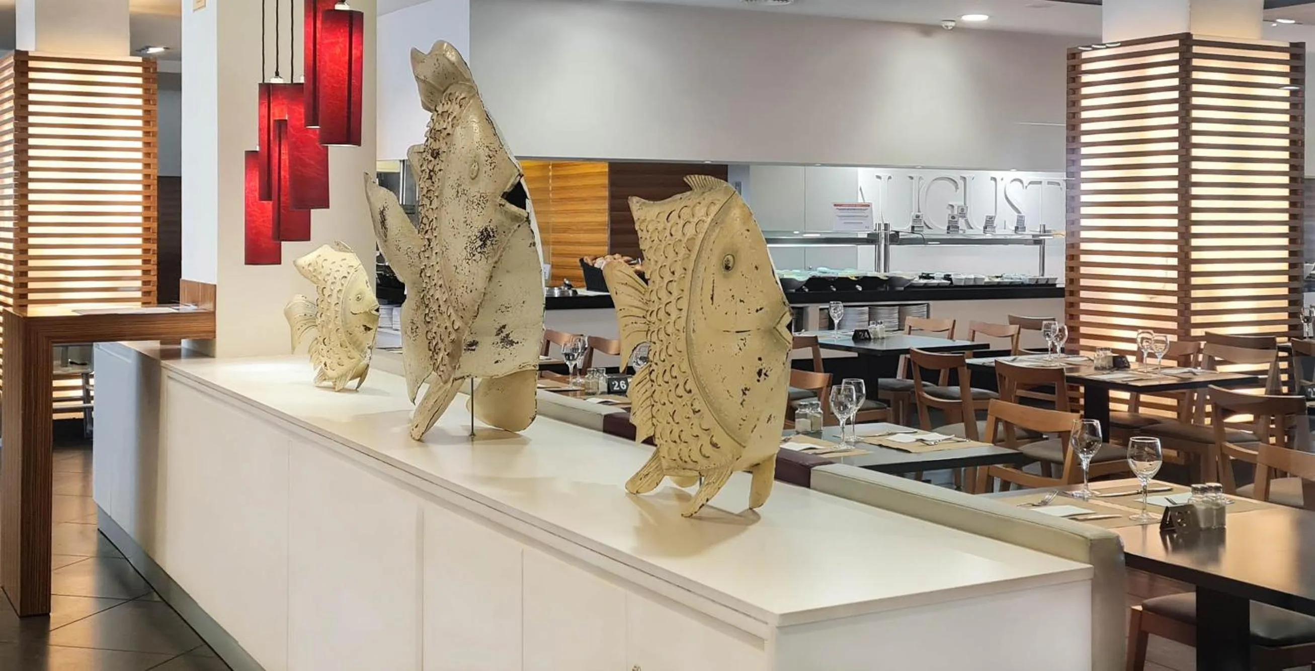 Restaurant/places to eat in Apartamentos Turísticos Augustus