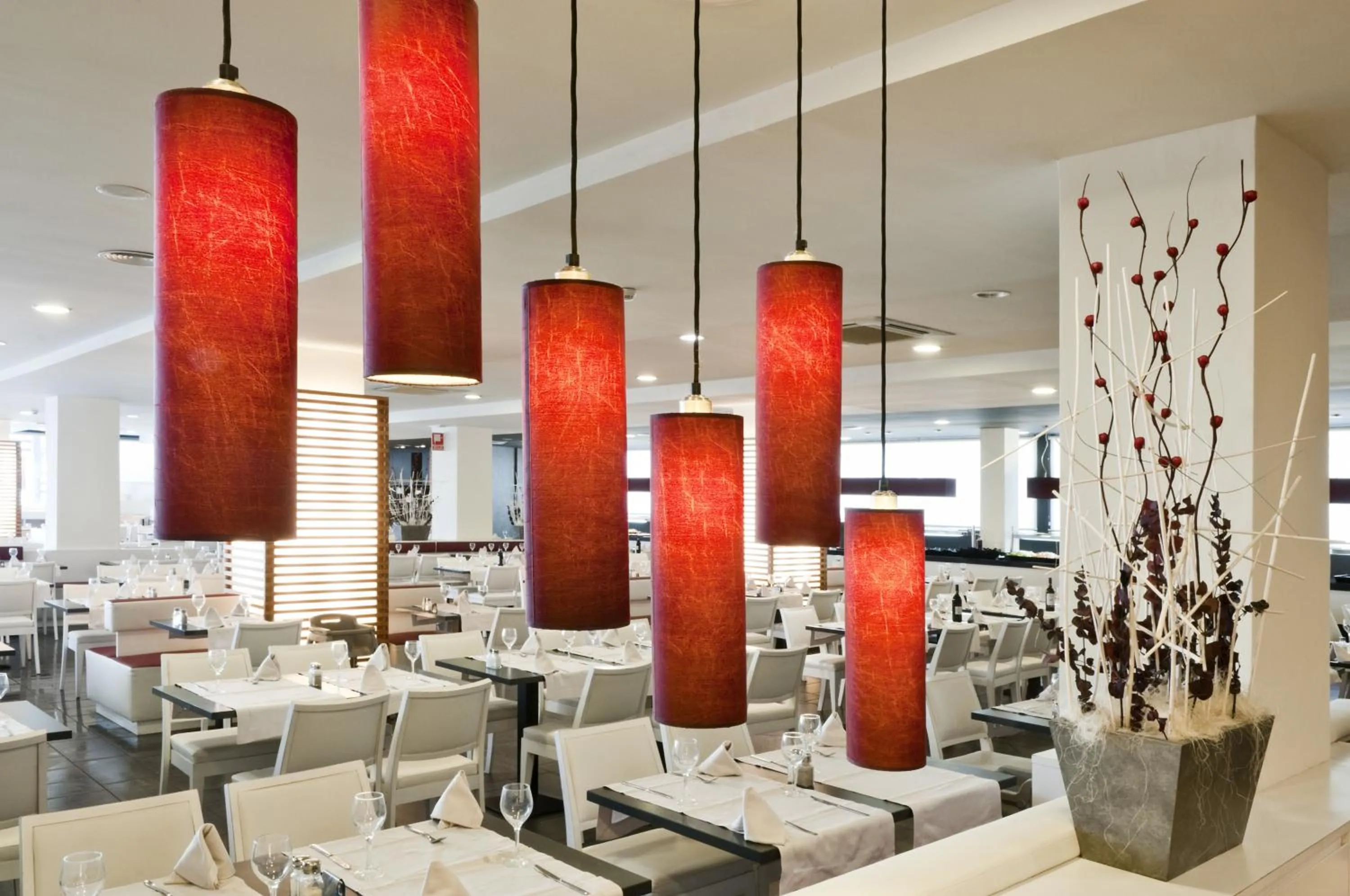 Restaurant/places to eat in Apartamentos Turísticos Augustus