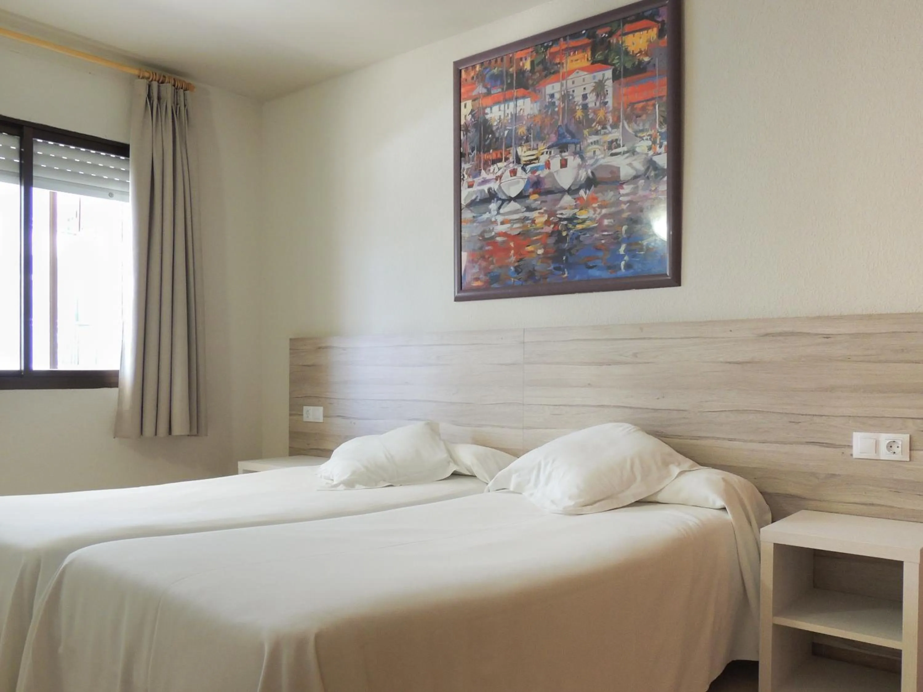 Decorative detail, Bed in Apartamentos Turísticos Augustus