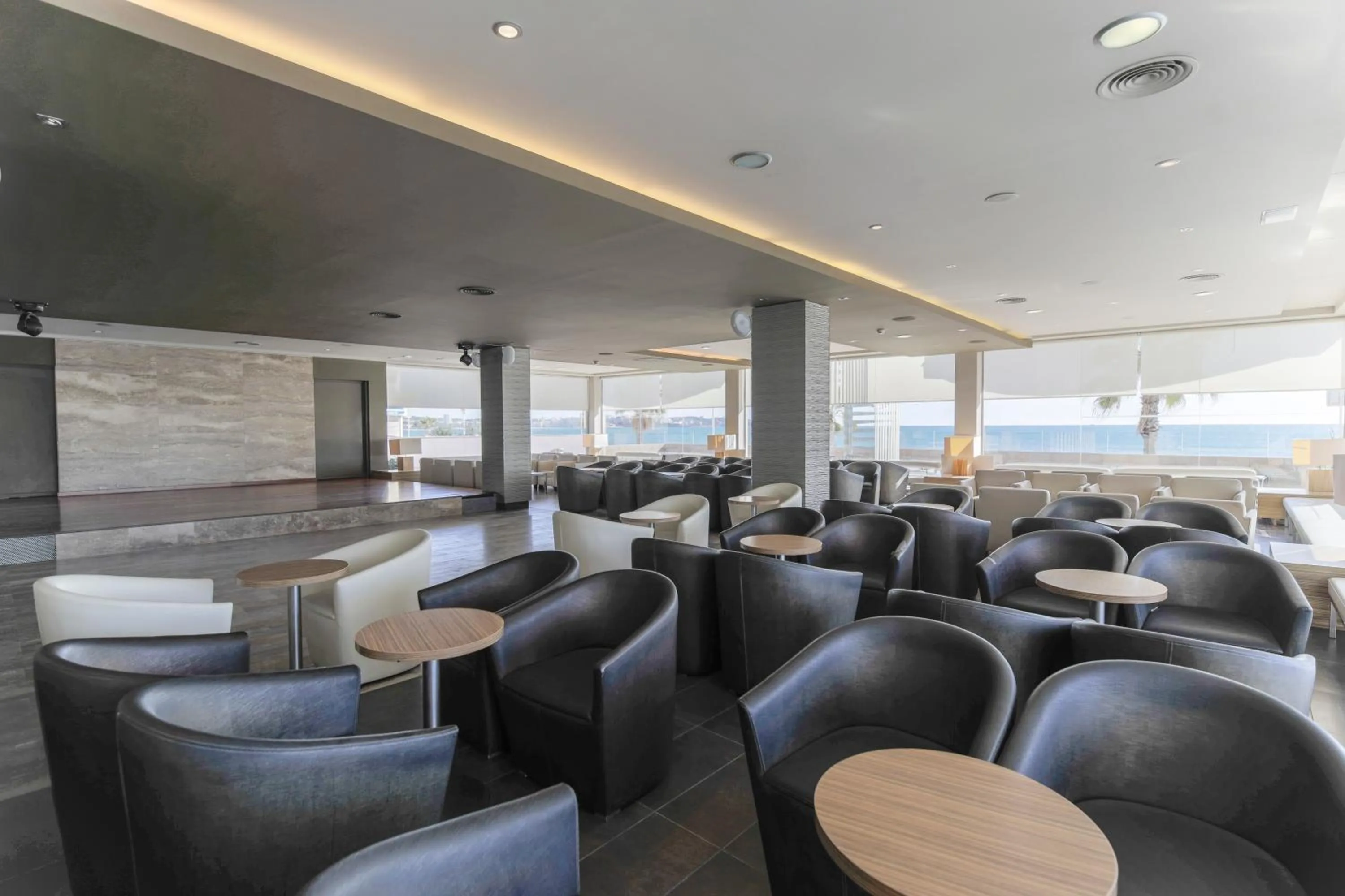 Lounge or bar in Apartamentos Turísticos Augustus