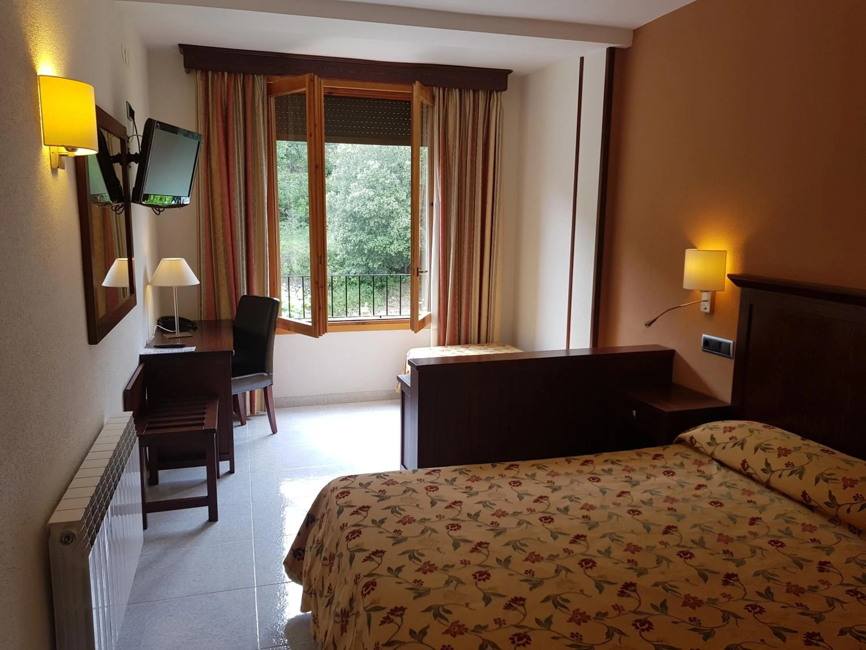 Family, Bed in Hotel Turmo