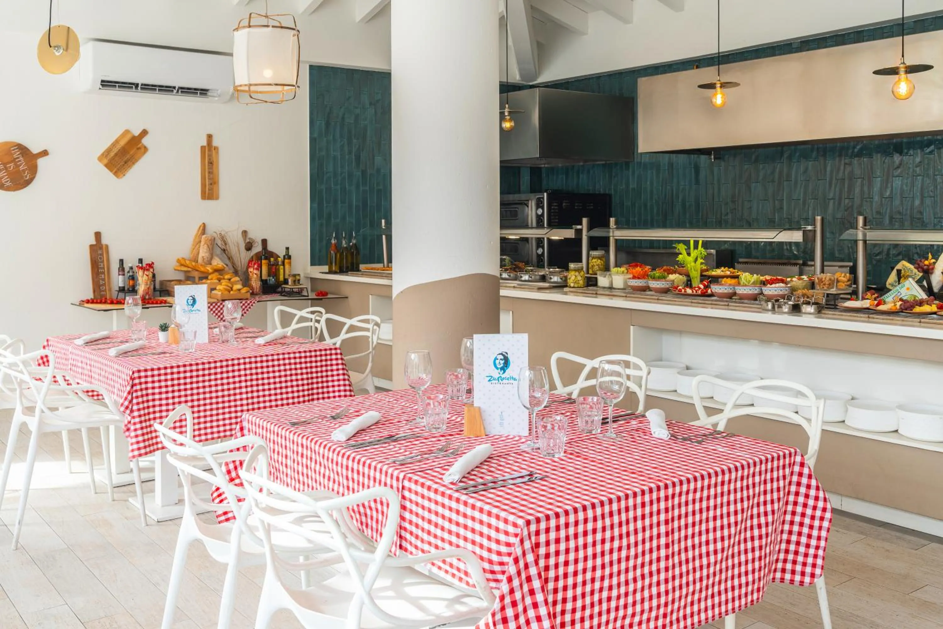 Restaurant/places to eat in FERGUS Club Europa