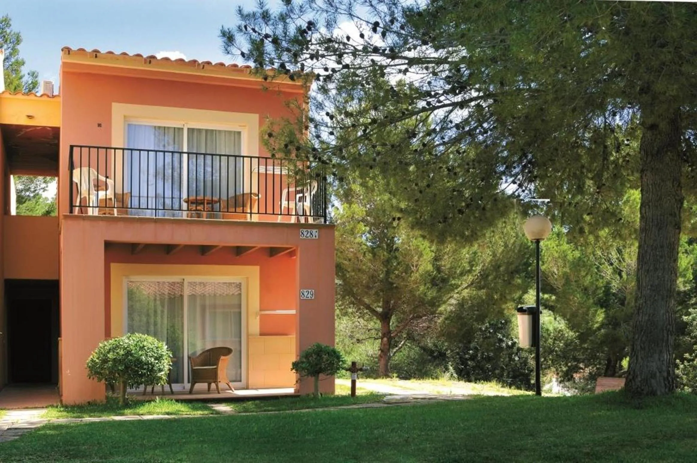 Facade/entrance in FERGUS Club Europa