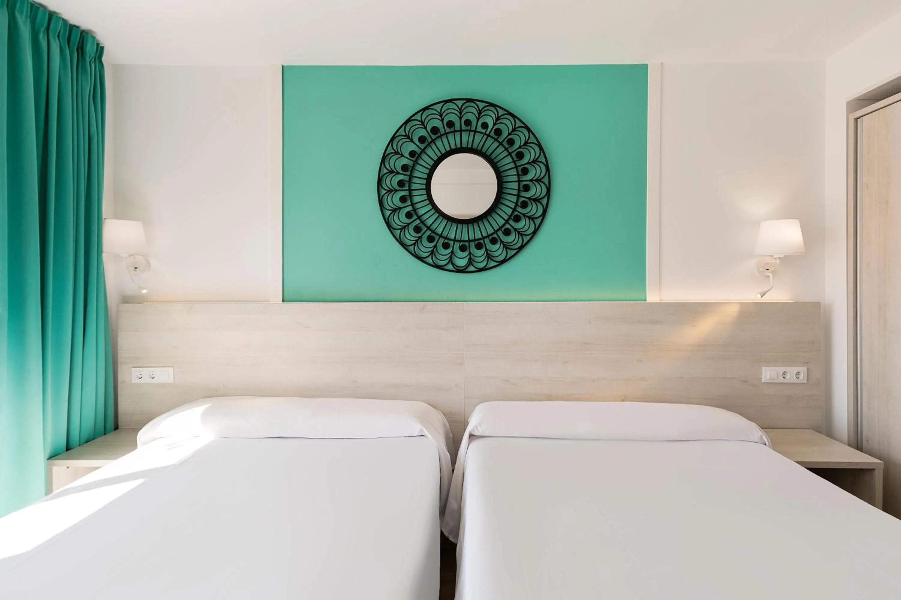 Photo of the whole room, Bed in Hotel Best Lloret Splash