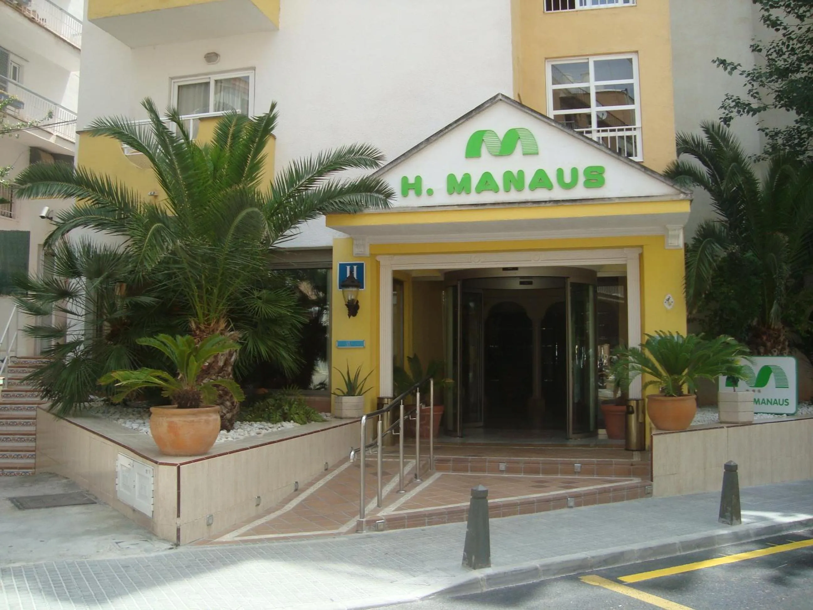 Facade/entrance in Hotel Manaus