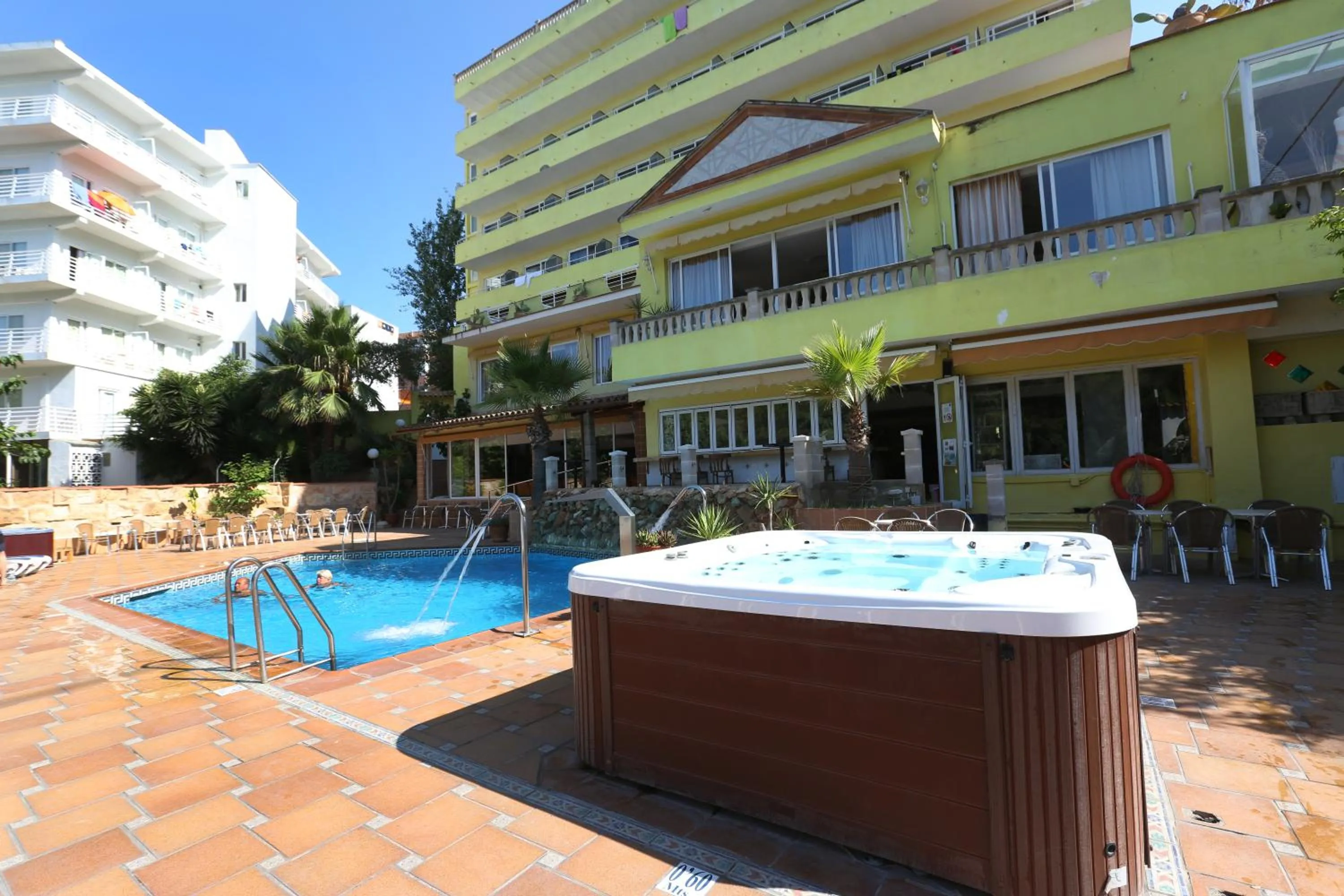 Swimming pool in Hotel Manaus