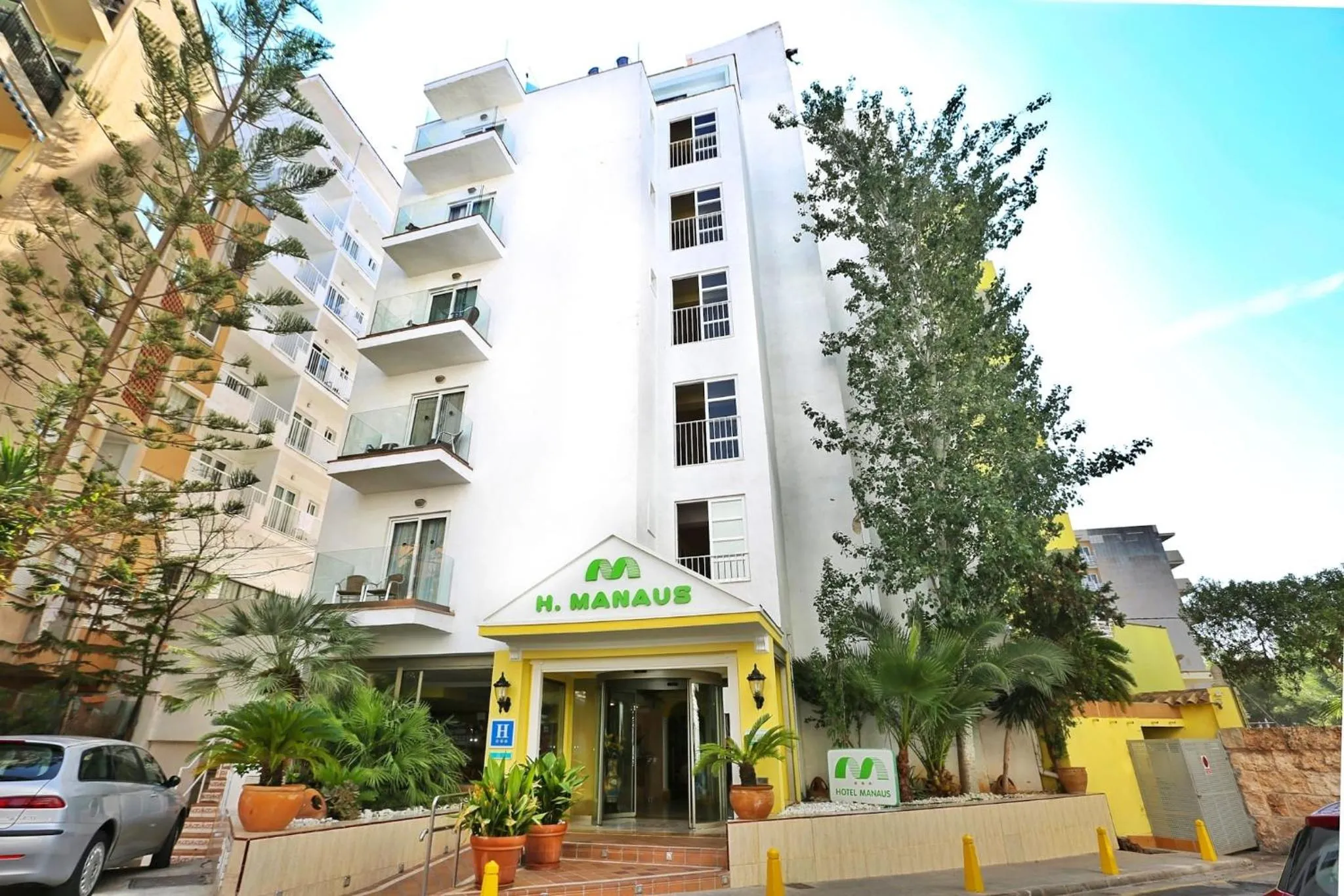 Property building in Hotel Manaus
