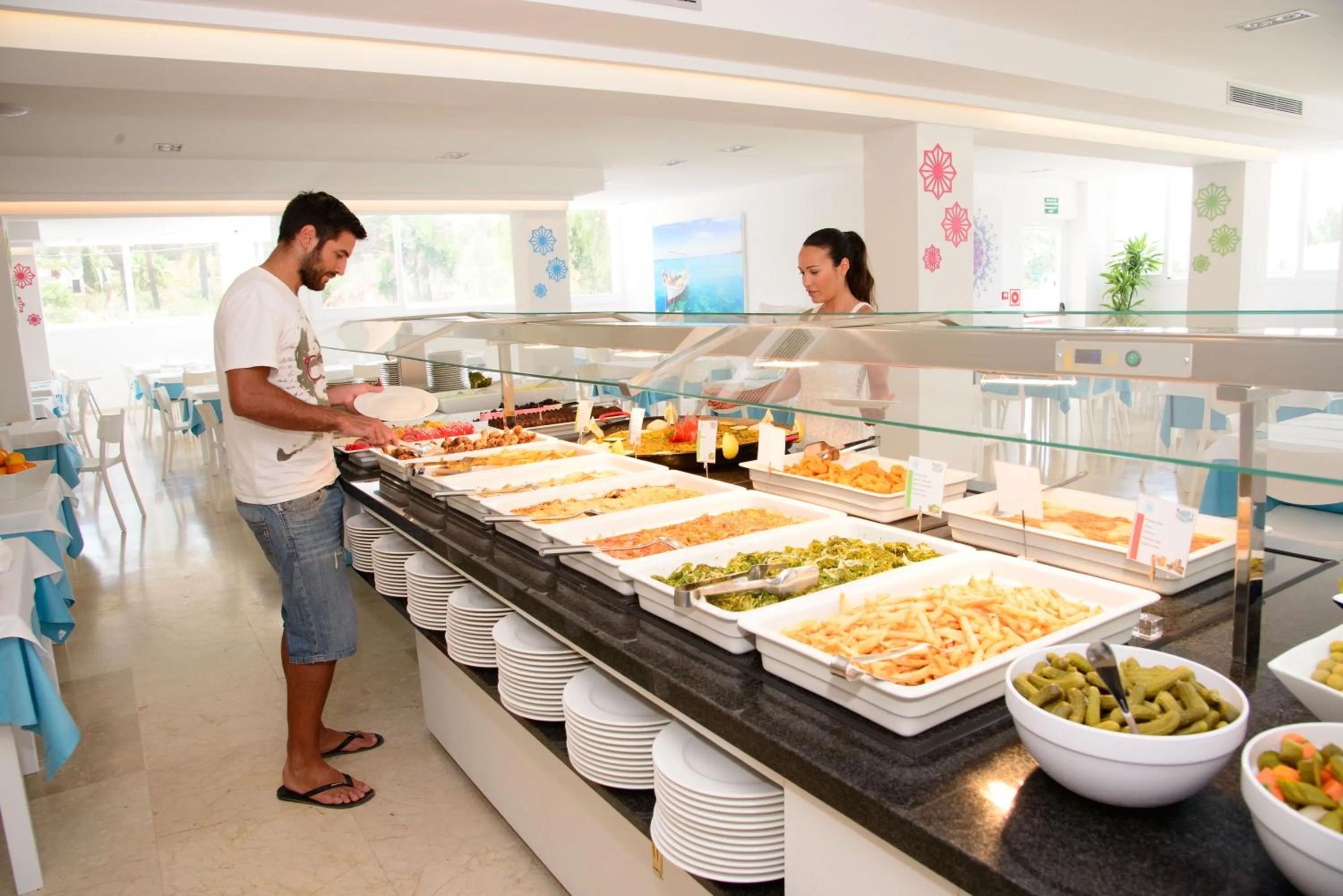 Restaurant/places to eat in Cala Llenya Resort Ibiza