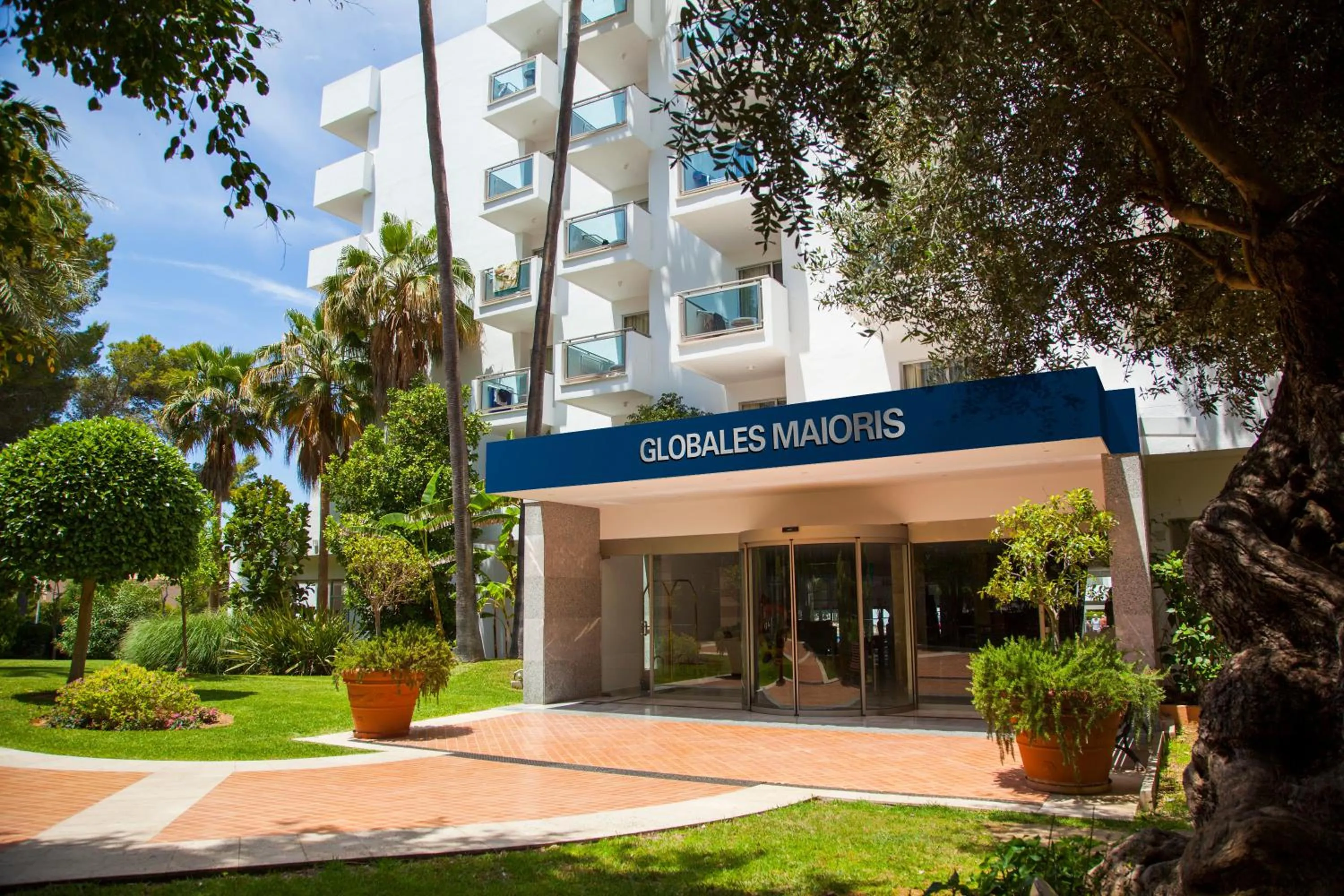 Facade/entrance in Globales Maioris